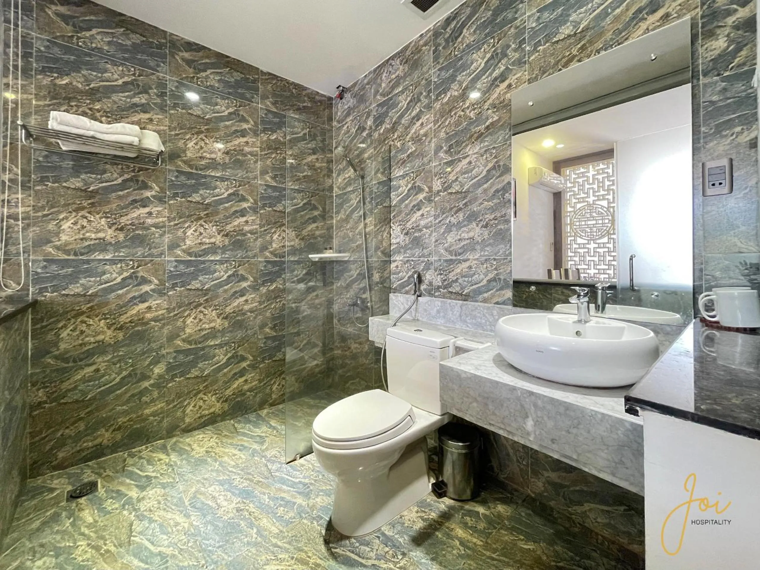 Bathroom in Kim Minh Apartment & Hotel