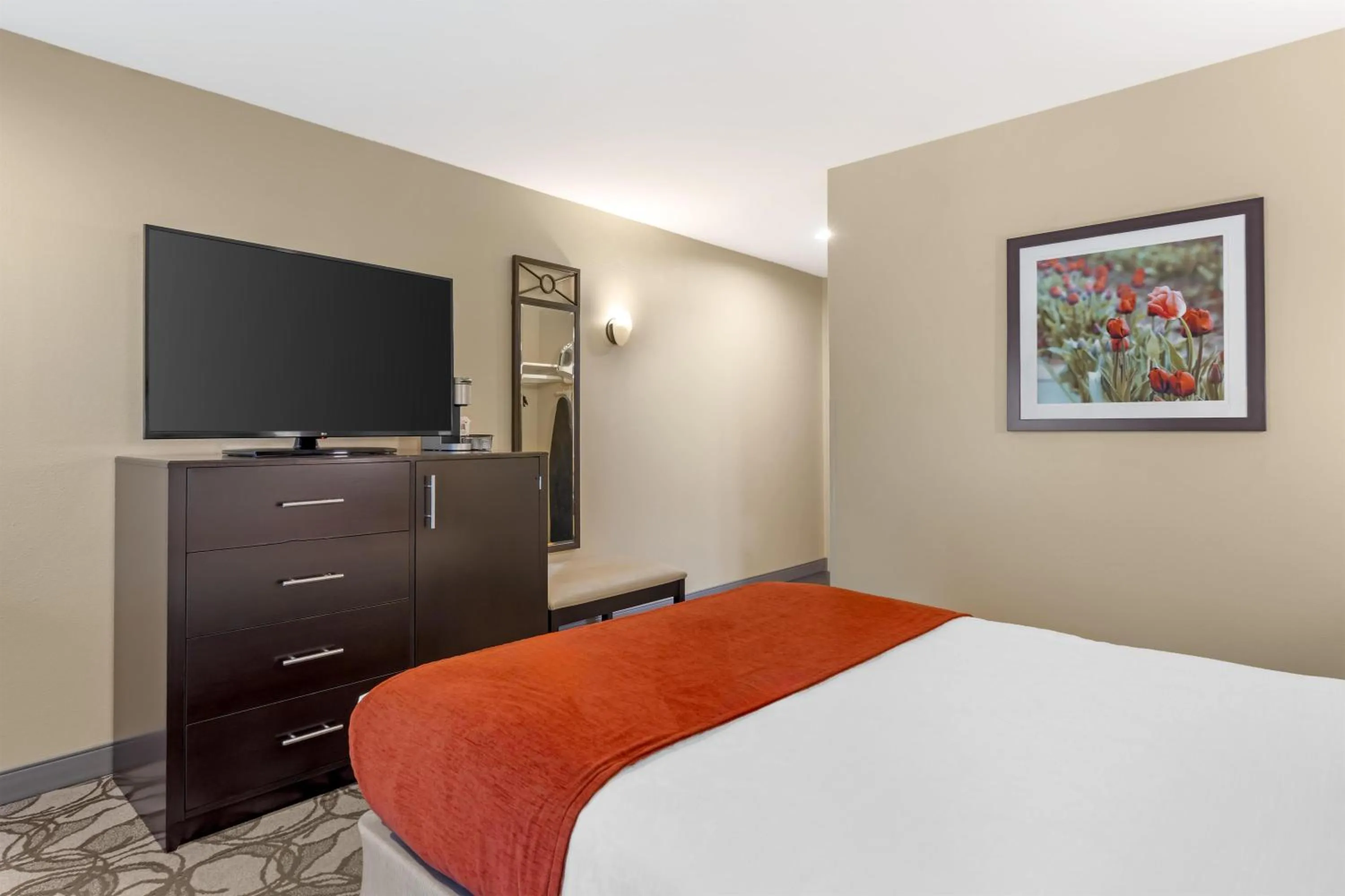 Bedroom, Bed in Best Western Plus Plaza by the Green
