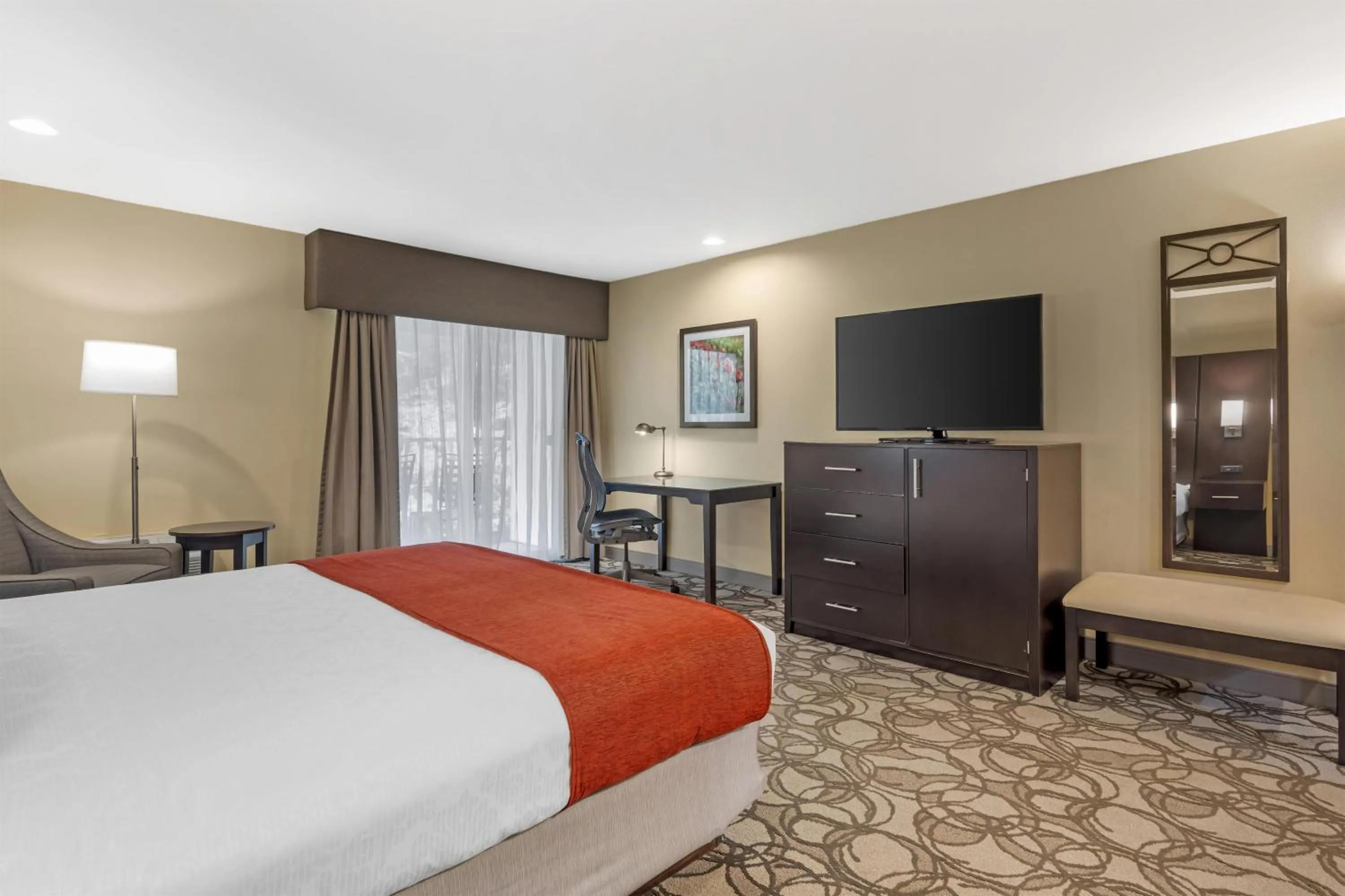 Bedroom, Bed in Best Western Plus Plaza by the Green