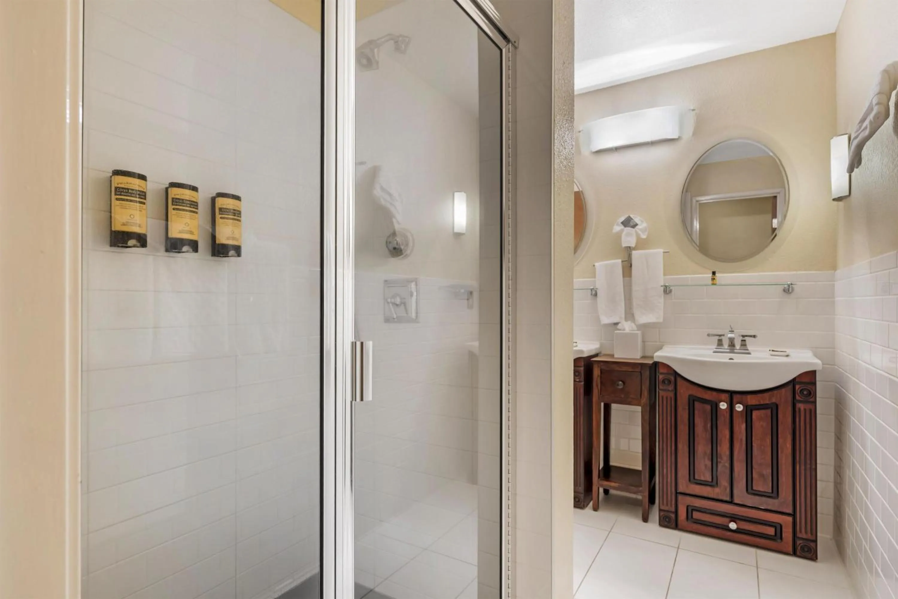 Bathroom in Best Western Plus Plaza by the Green