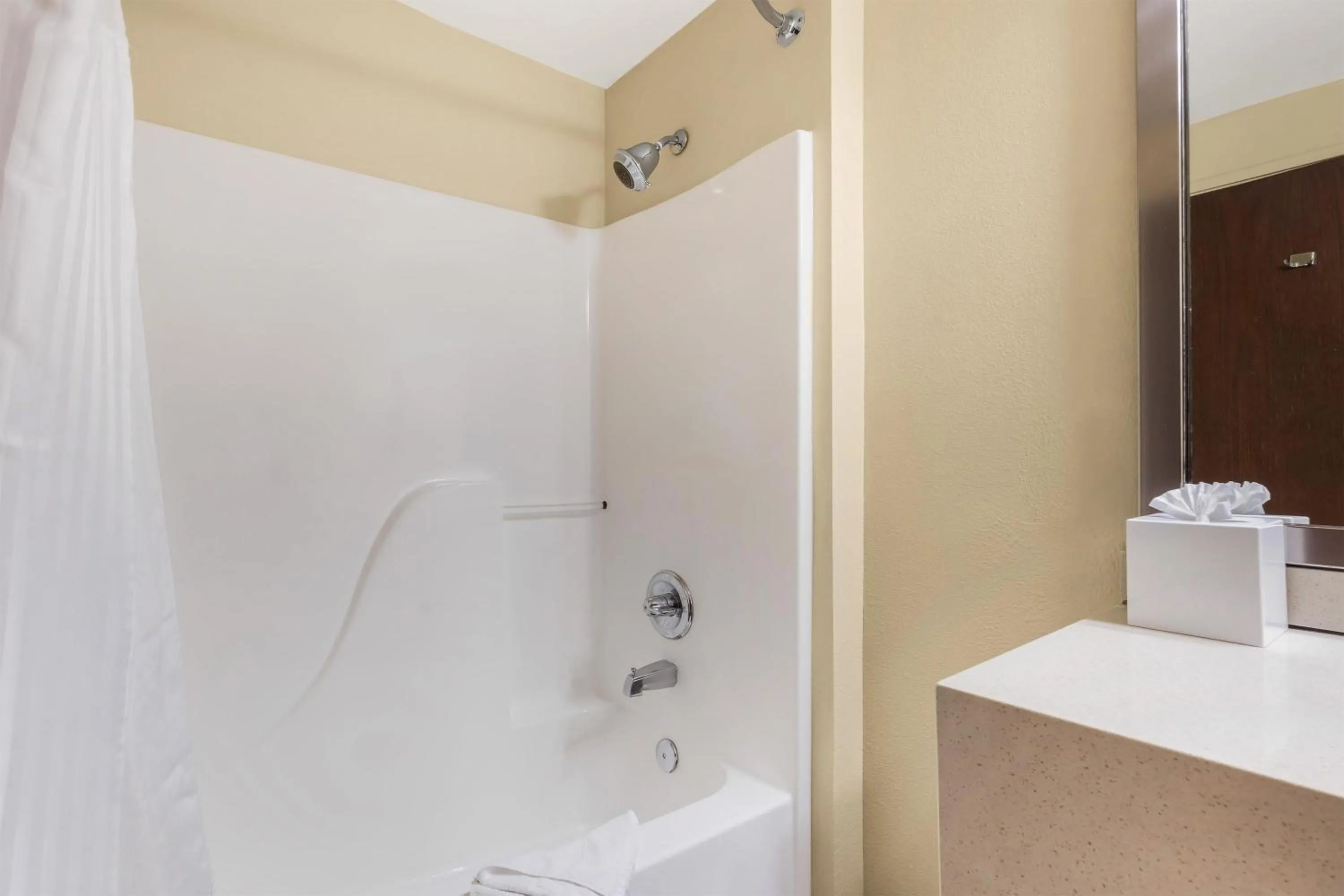 Bathroom in Best Western Plus Plaza by the Green