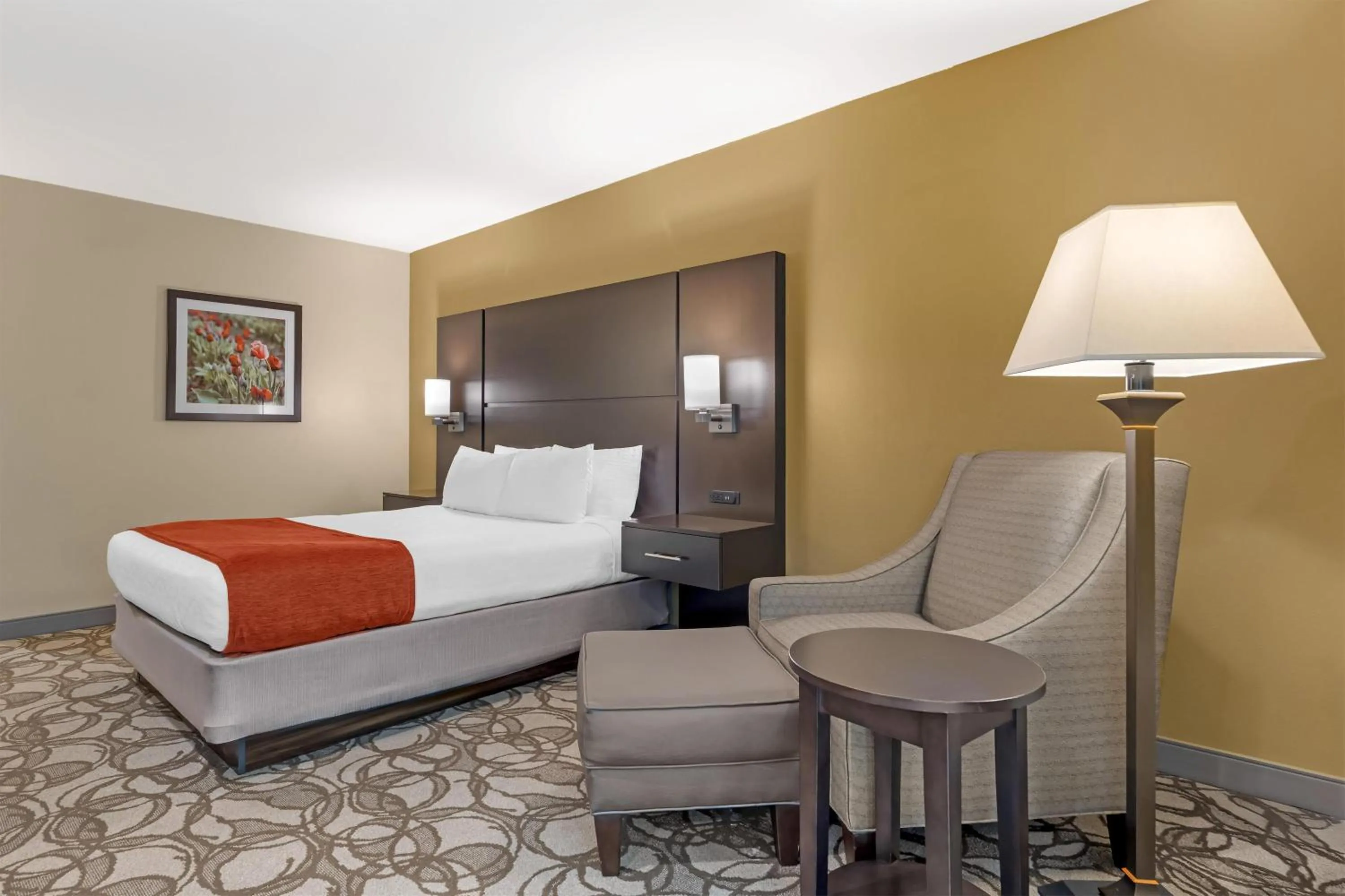 Bedroom, Bed in Best Western Plus Plaza by the Green