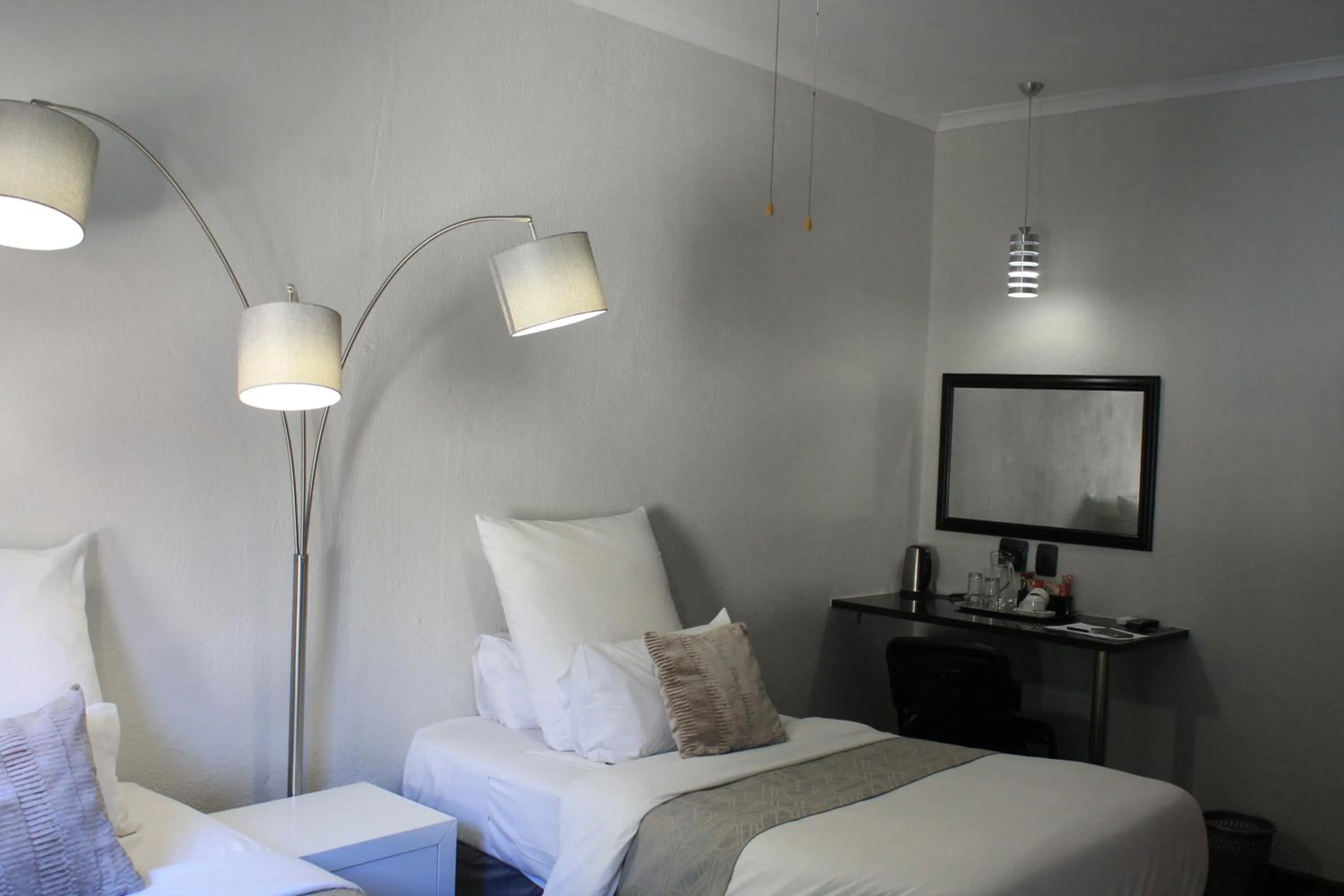 Bedroom, Bed in Nelspruit Lodge