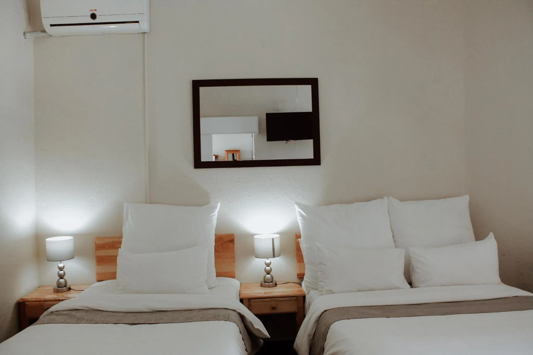 Bedroom, Bed in Nelspruit Lodge