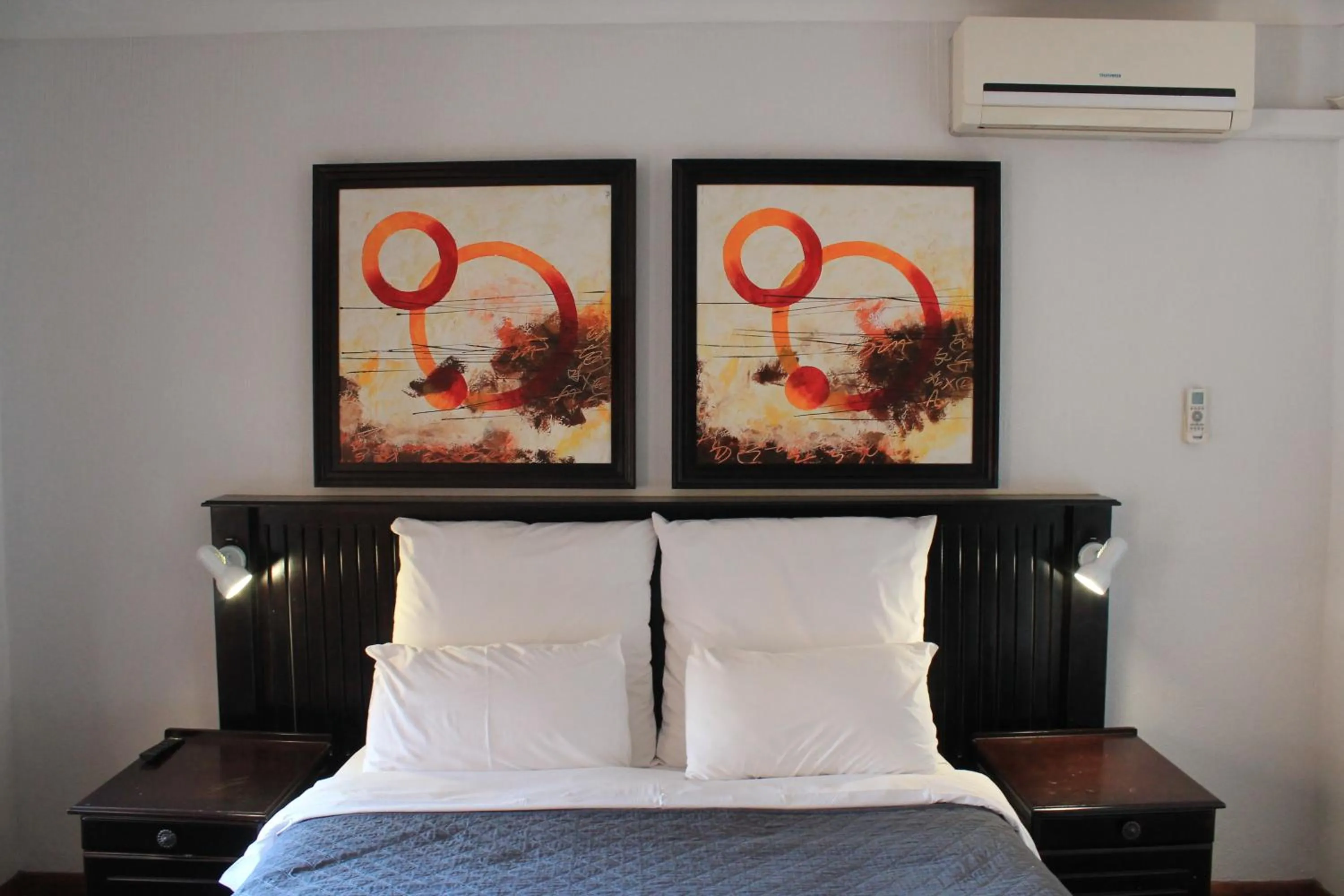 Bedroom, Bed in Nelspruit Lodge