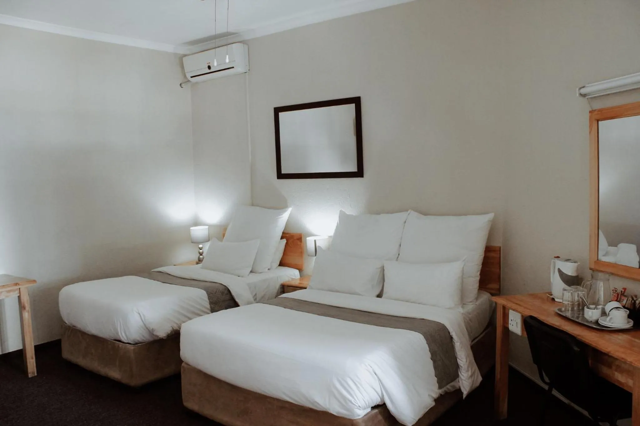 Bedroom, Bed in Nelspruit Lodge