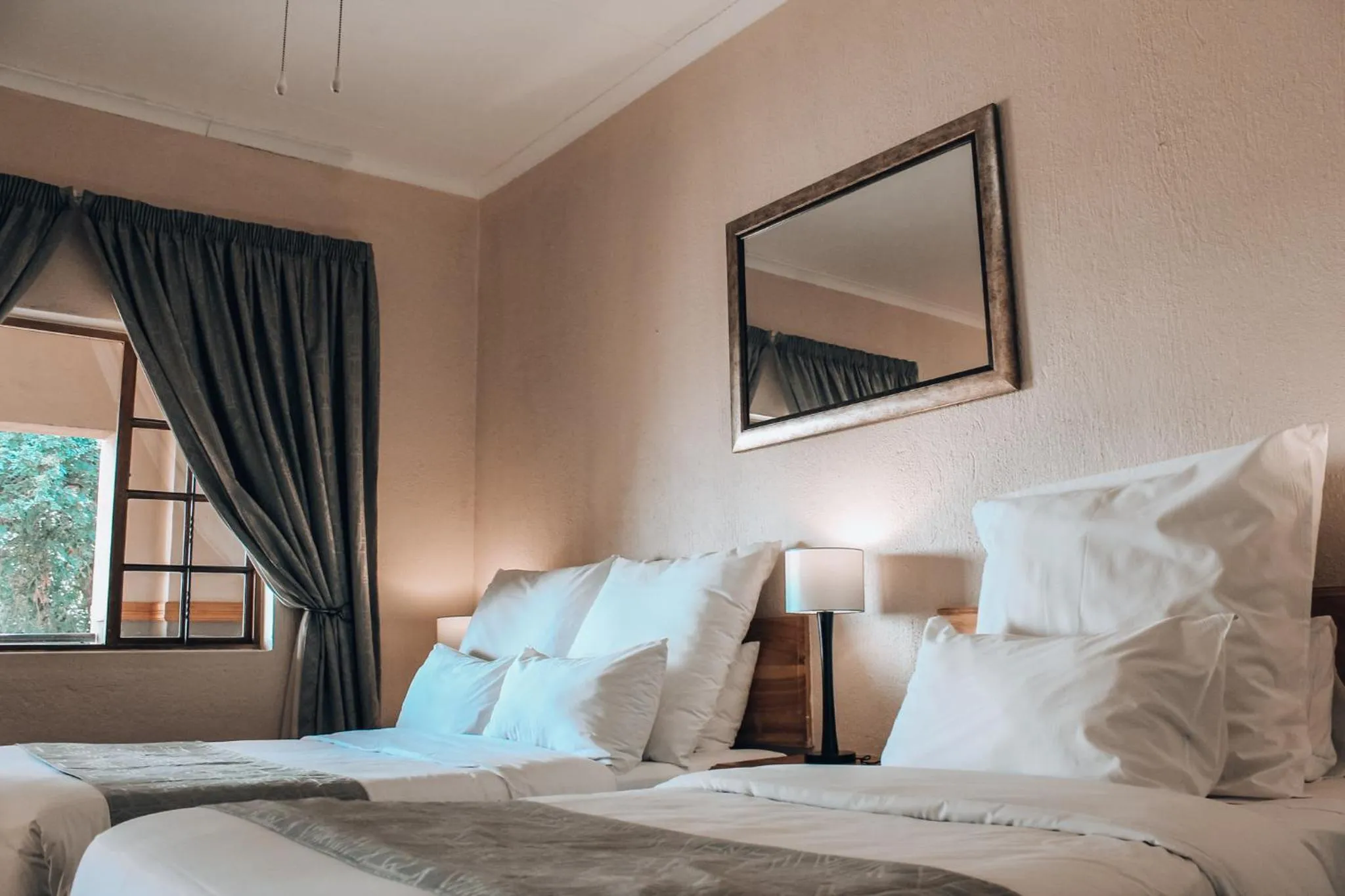 Bedroom, Bed in Nelspruit Lodge