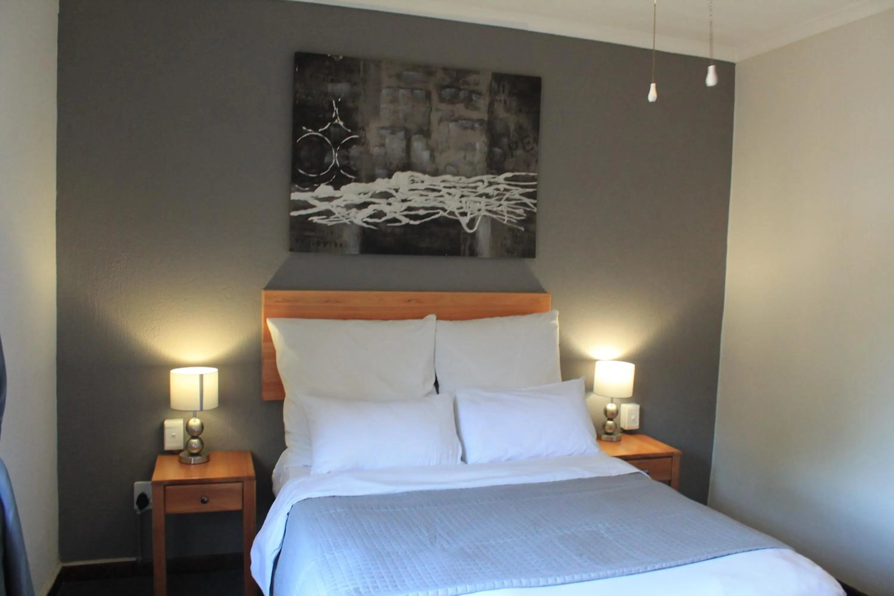 Bedroom, Bed in Nelspruit Lodge