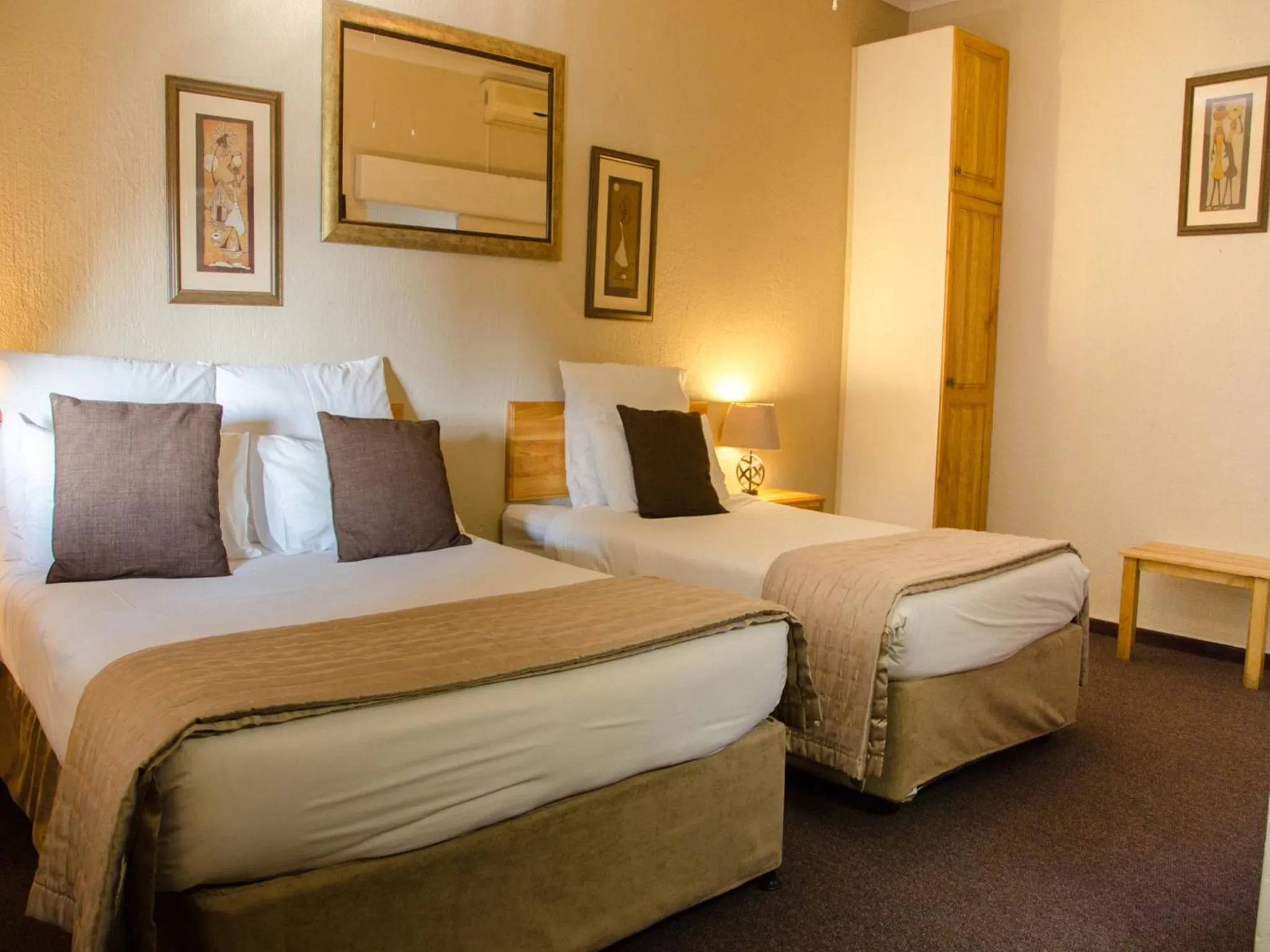 Bedroom, Bed in Nelspruit Lodge