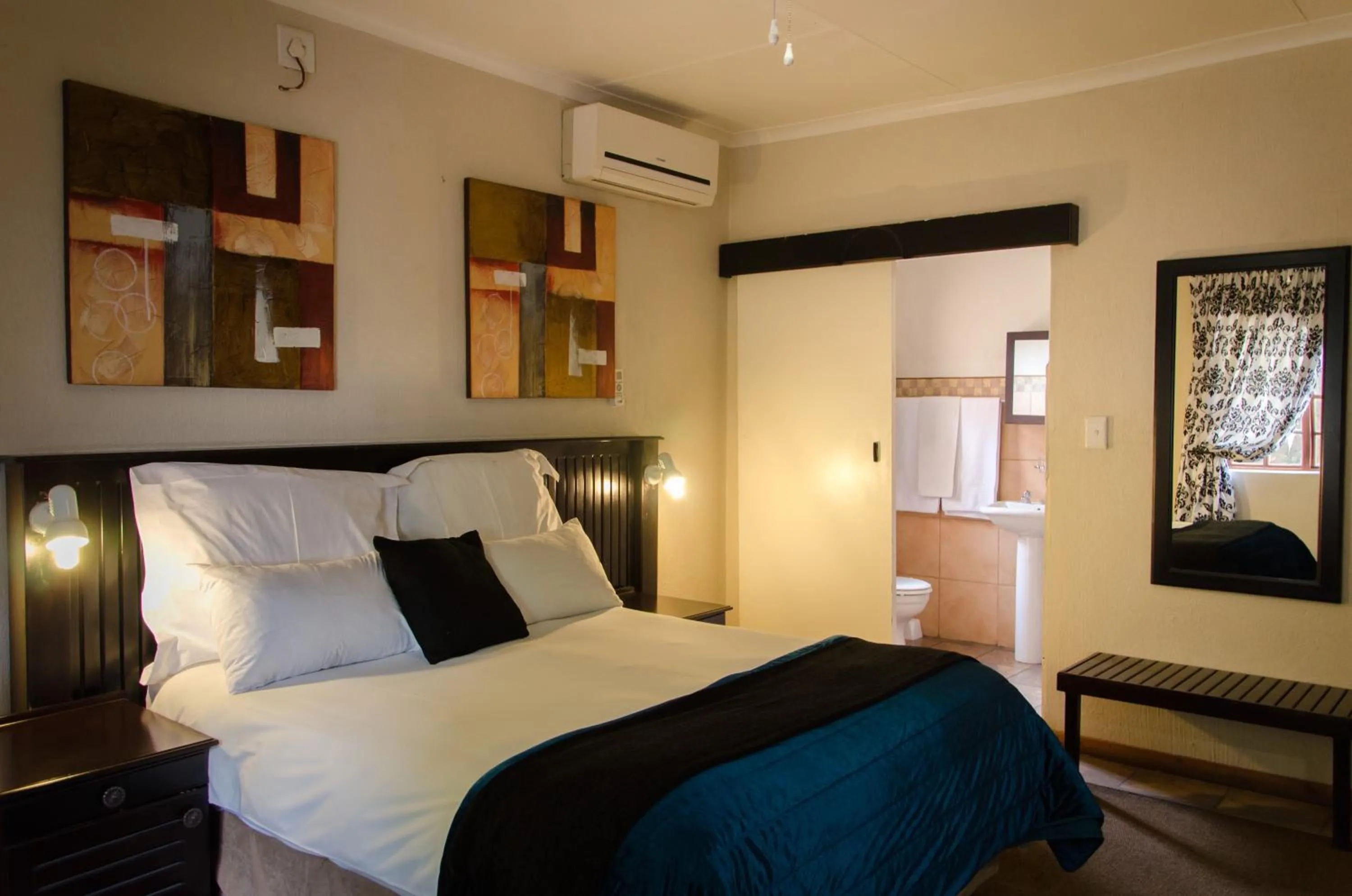 Bed in Nelspruit Lodge