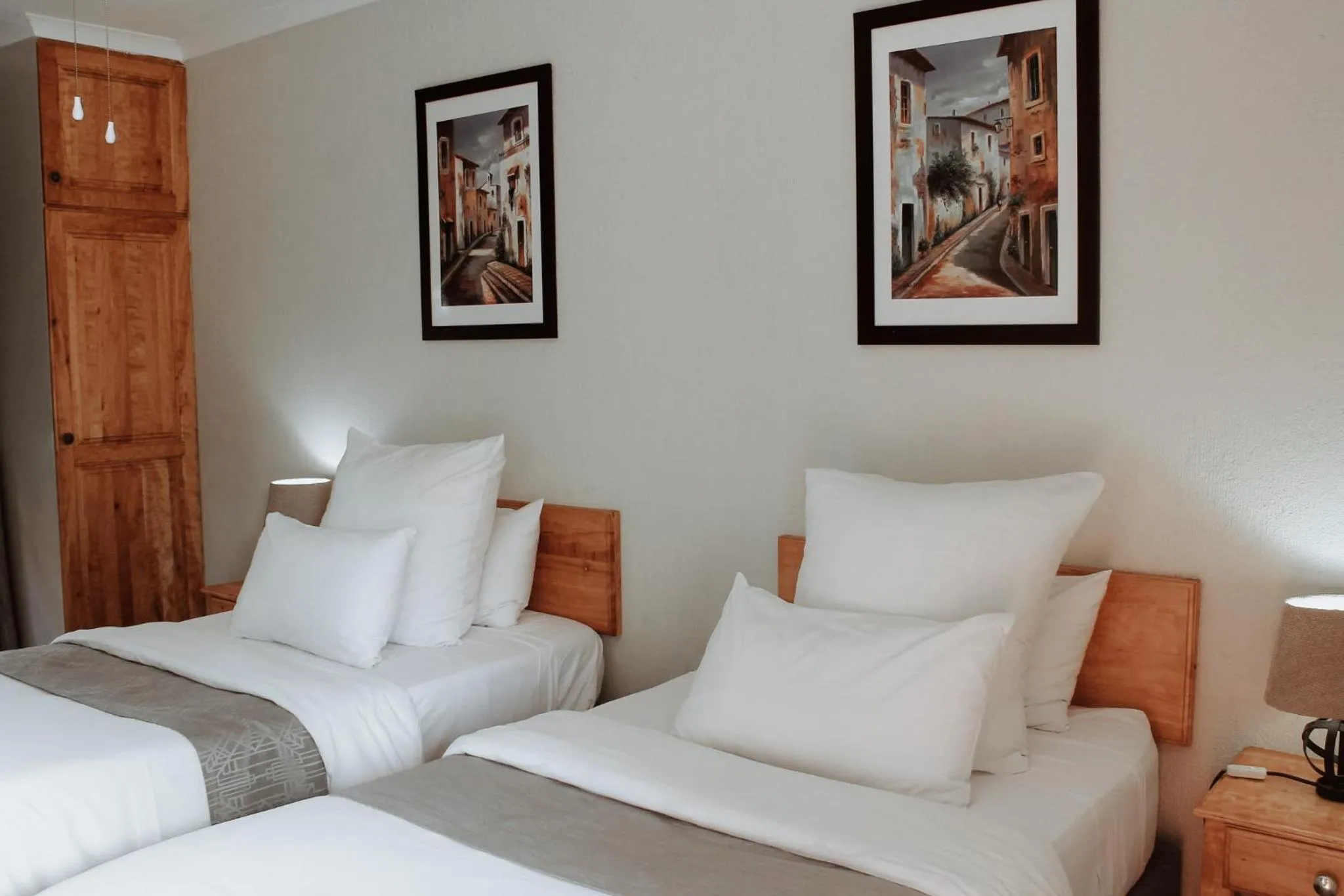 Bedroom, Bed in Nelspruit Lodge