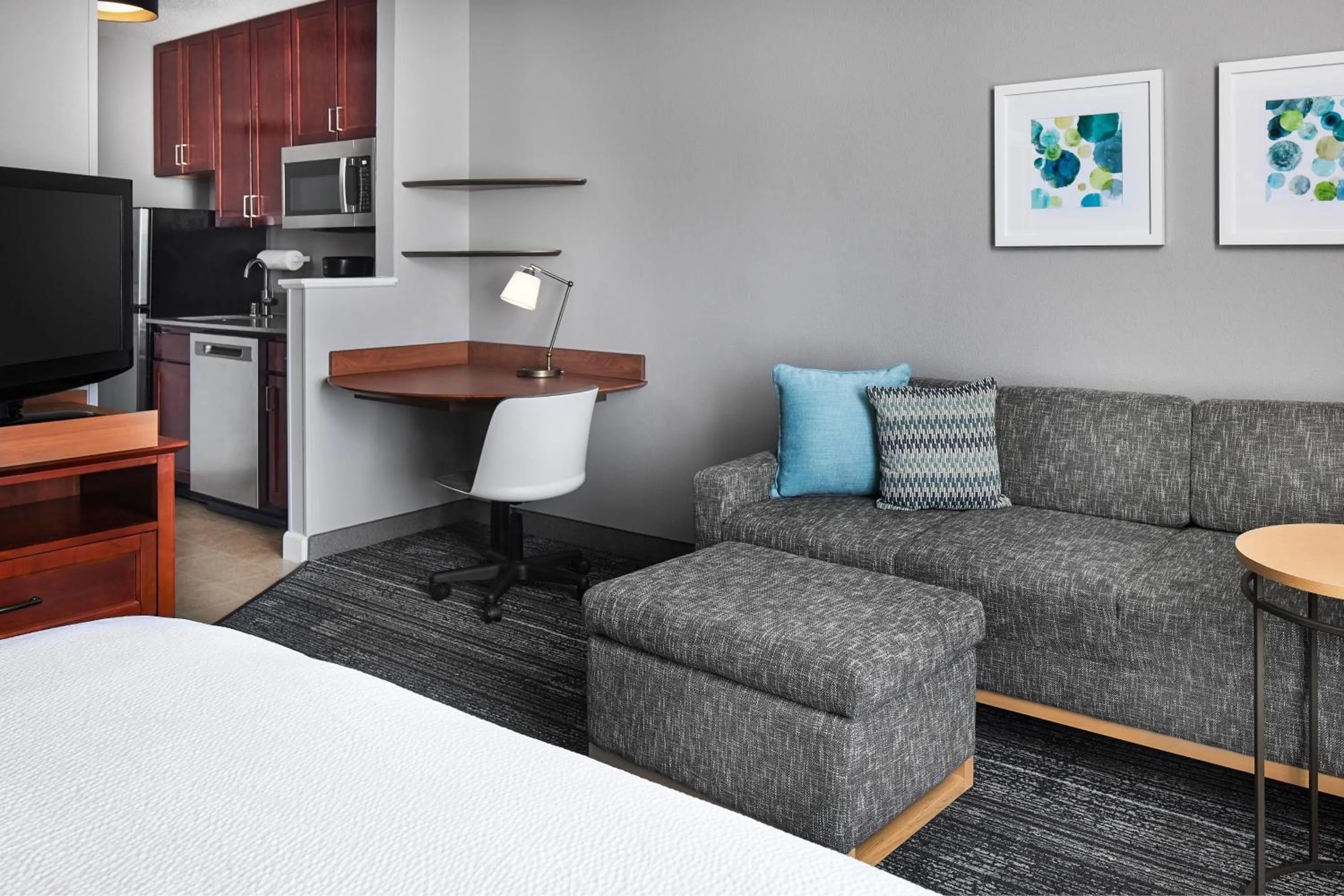 Photo of the whole room, Bed in TownePlace Suites by Marriott Colorado Springs South