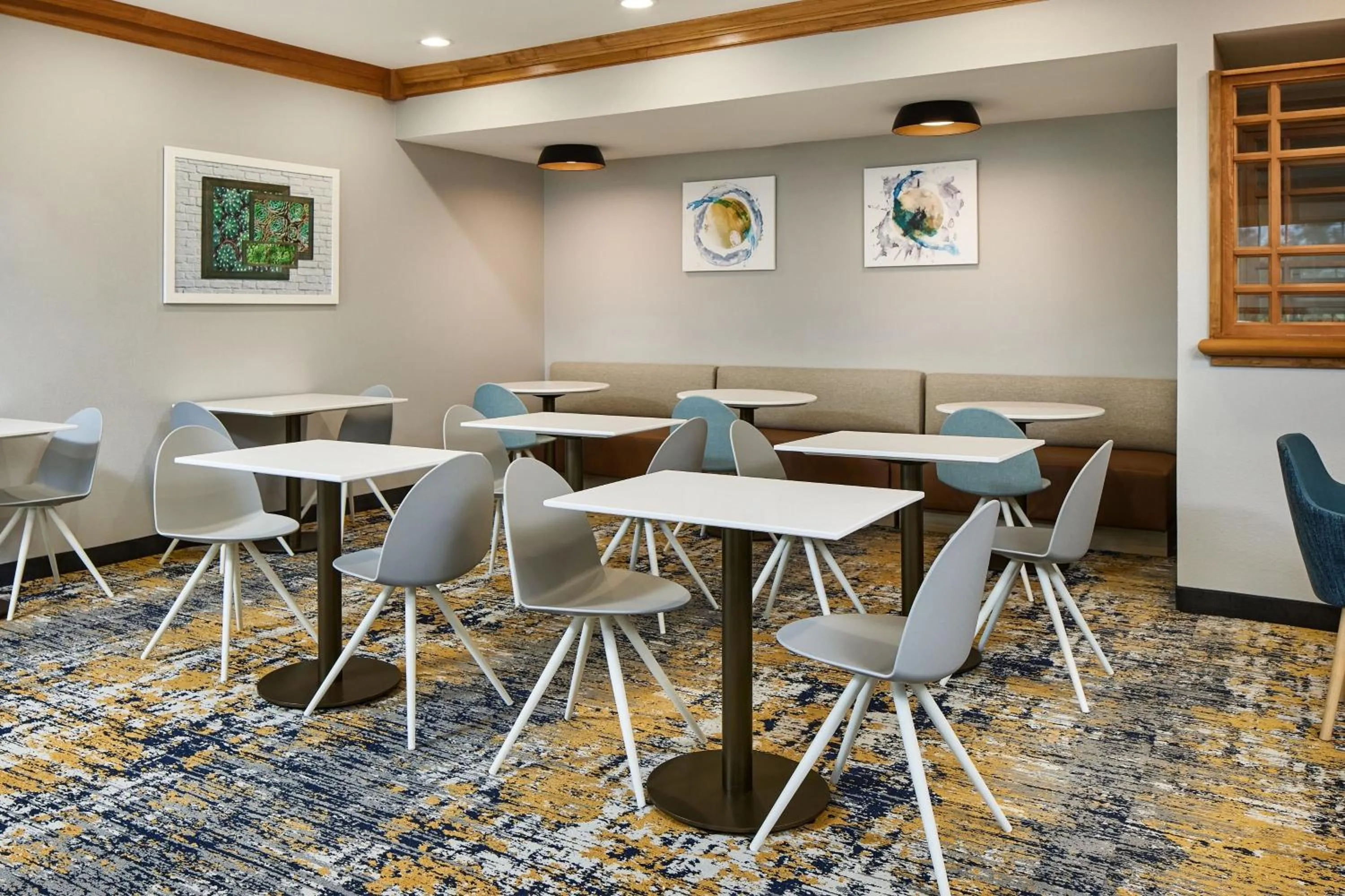 Breakfast in TownePlace Suites by Marriott Colorado Springs South