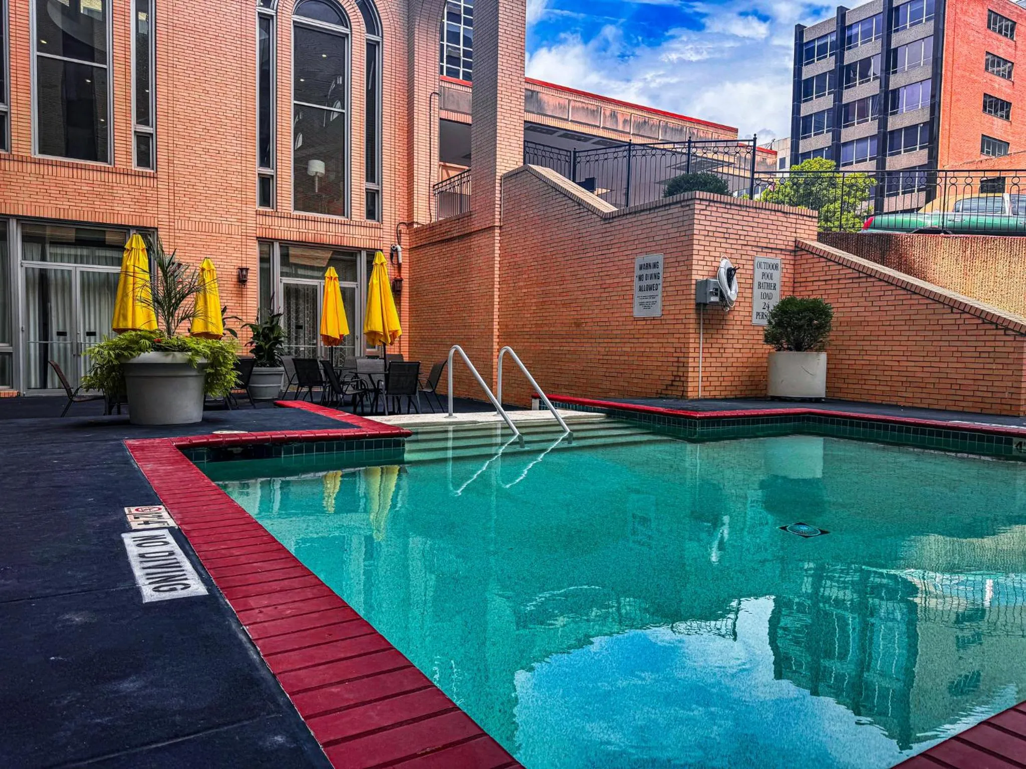Swimming pool in Clayton Plaza Hotel & Extended Stay