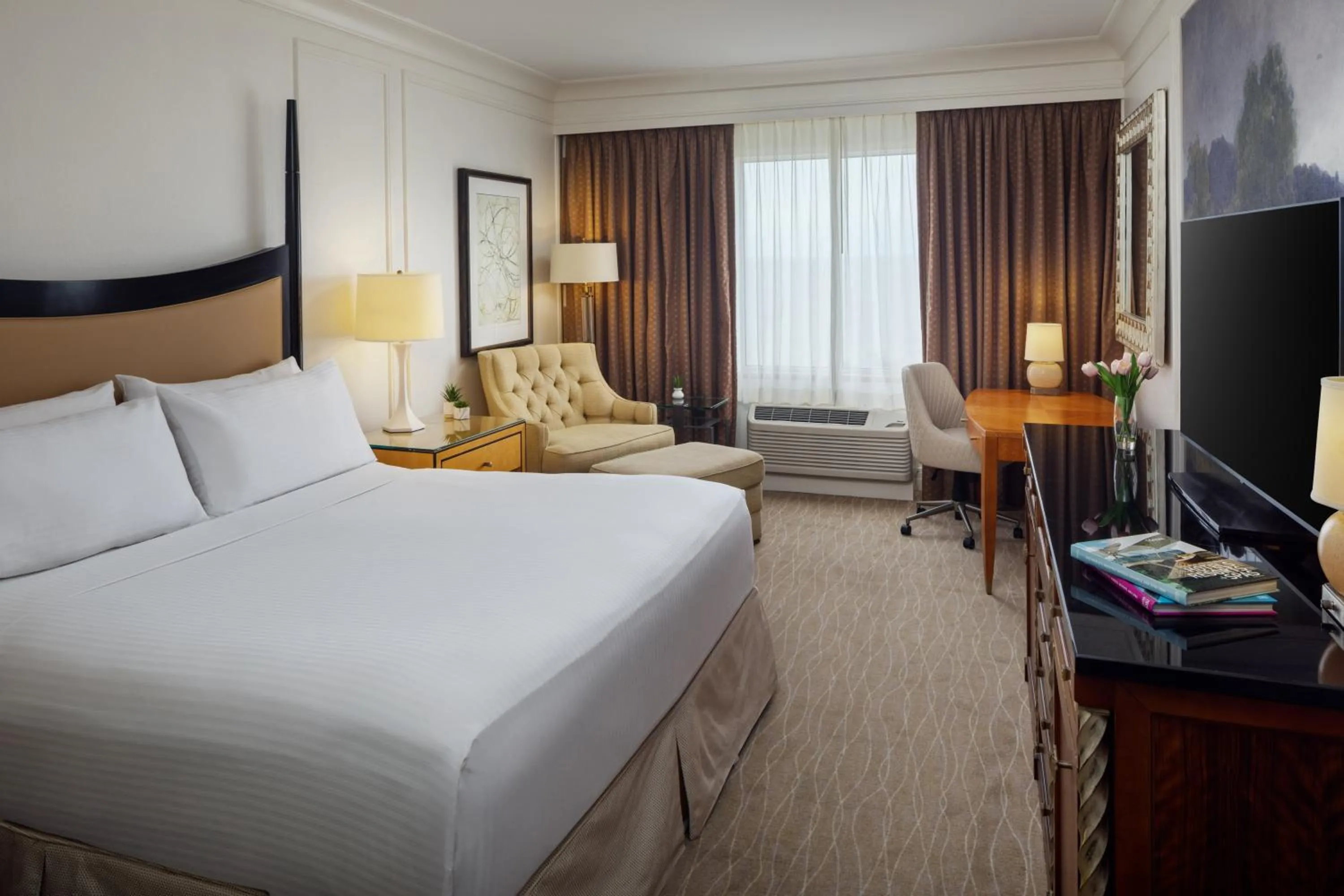 Bed in The Inn at Long Beach