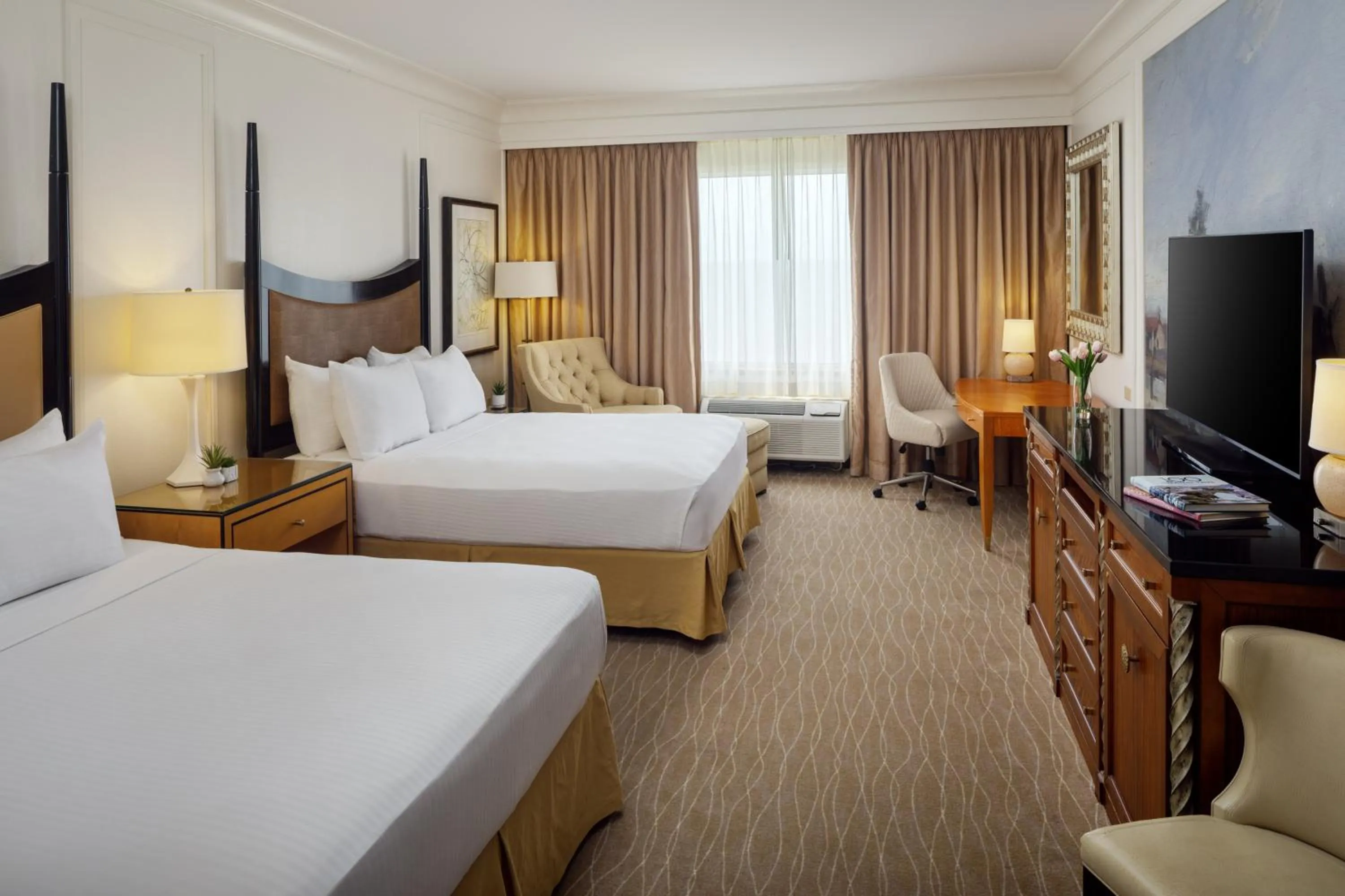 Bed in The Inn at Long Beach