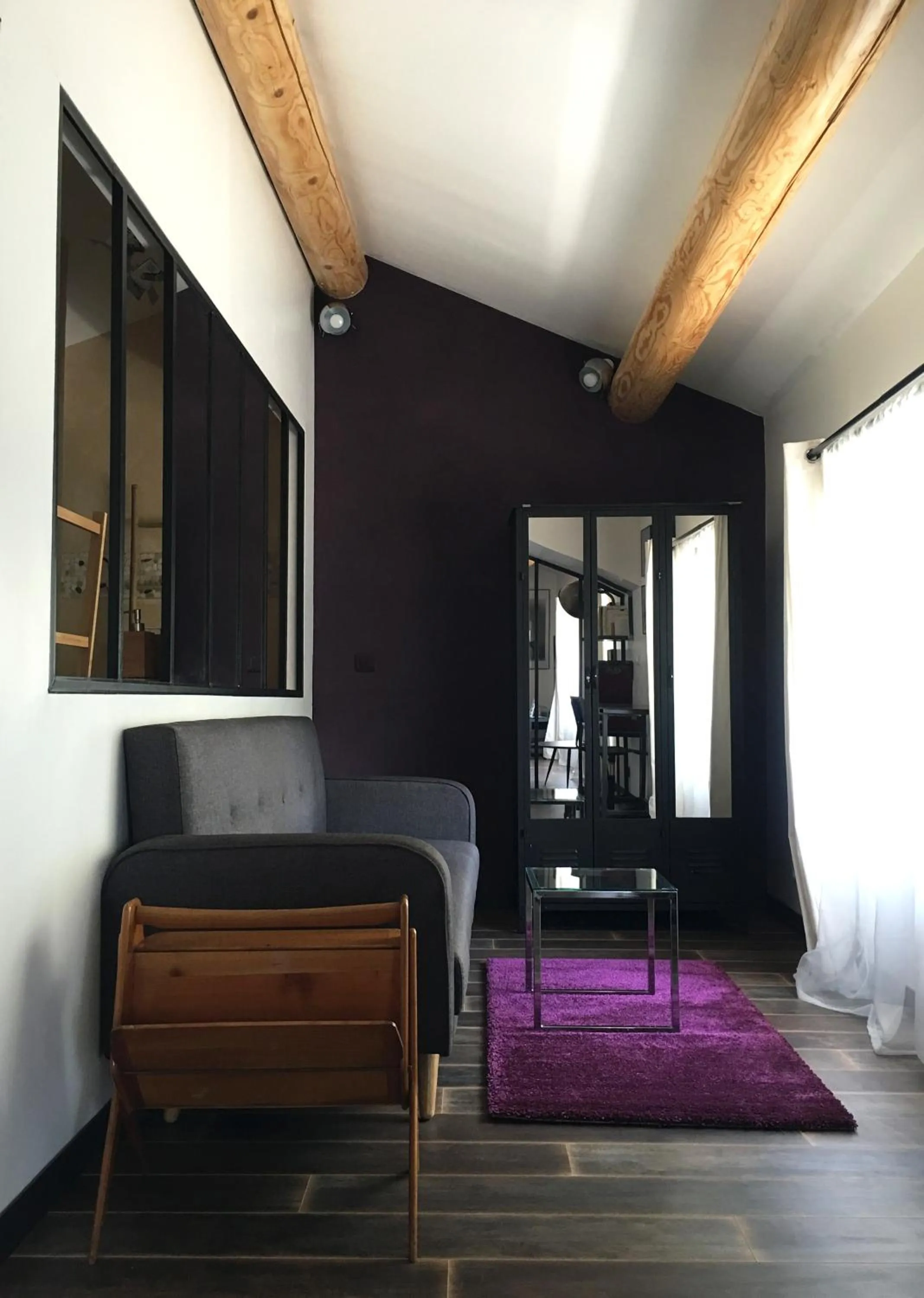 Living room in La Datcha Delicatessen