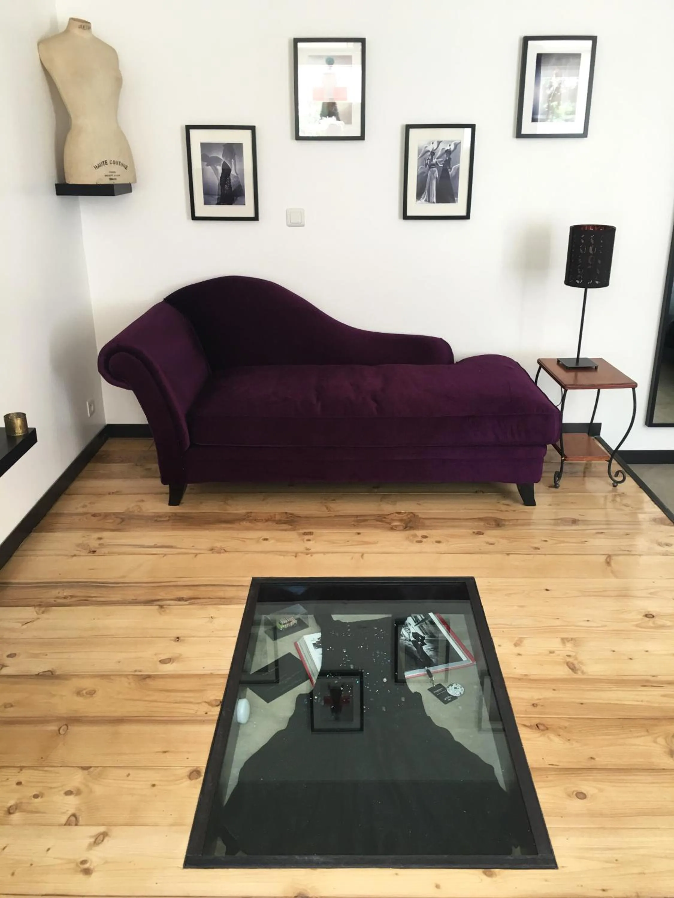 Living room in La Datcha Delicatessen