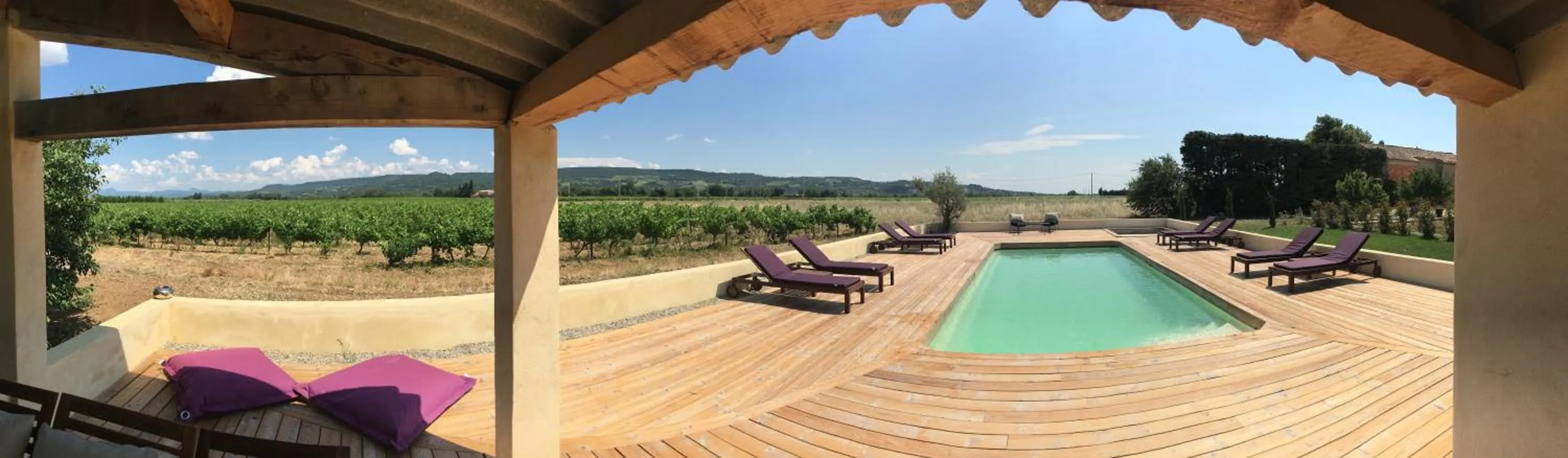 Patio in La Datcha Delicatessen