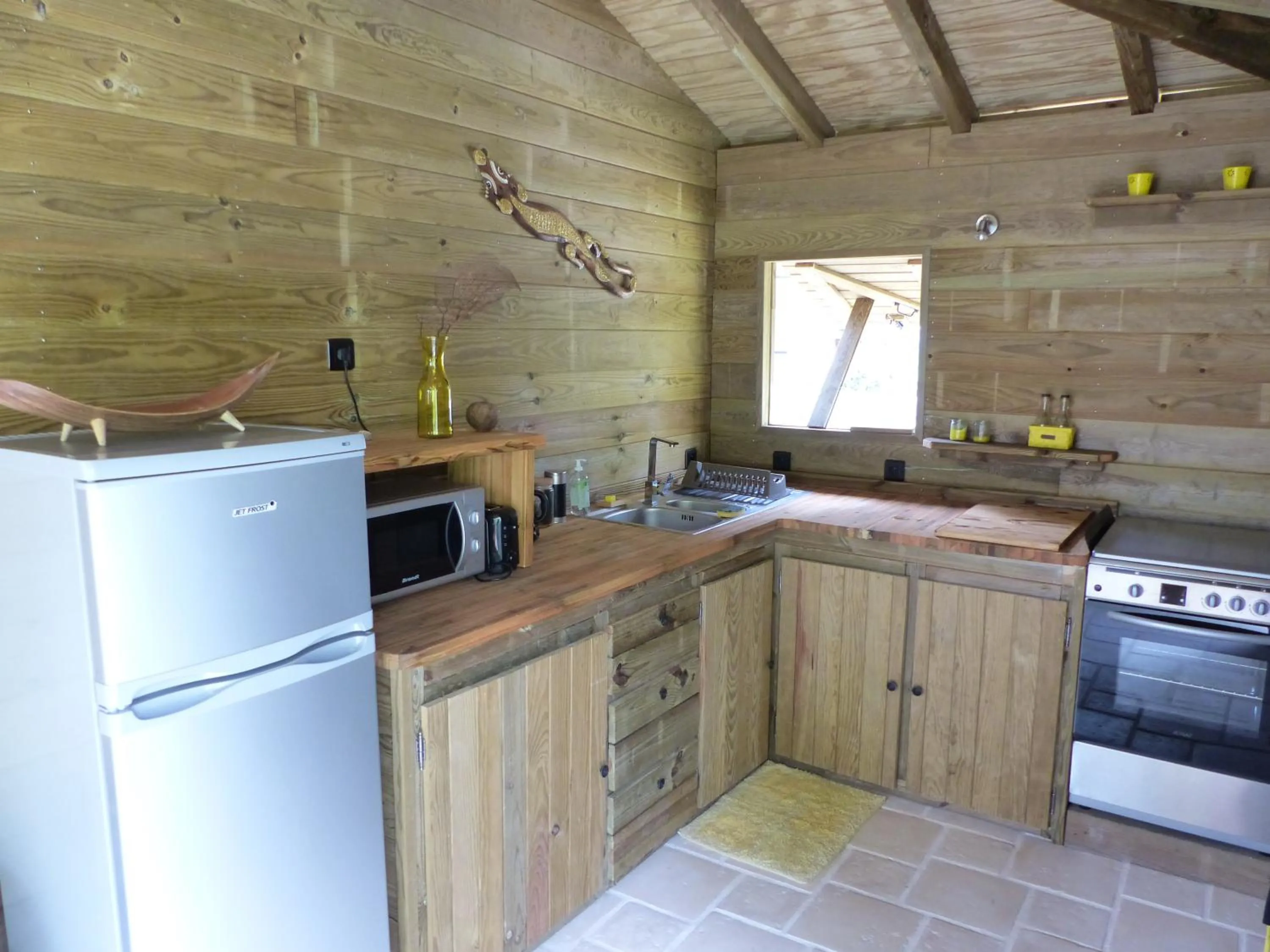 Kitchen or kitchenette in Iguana Ecolodge