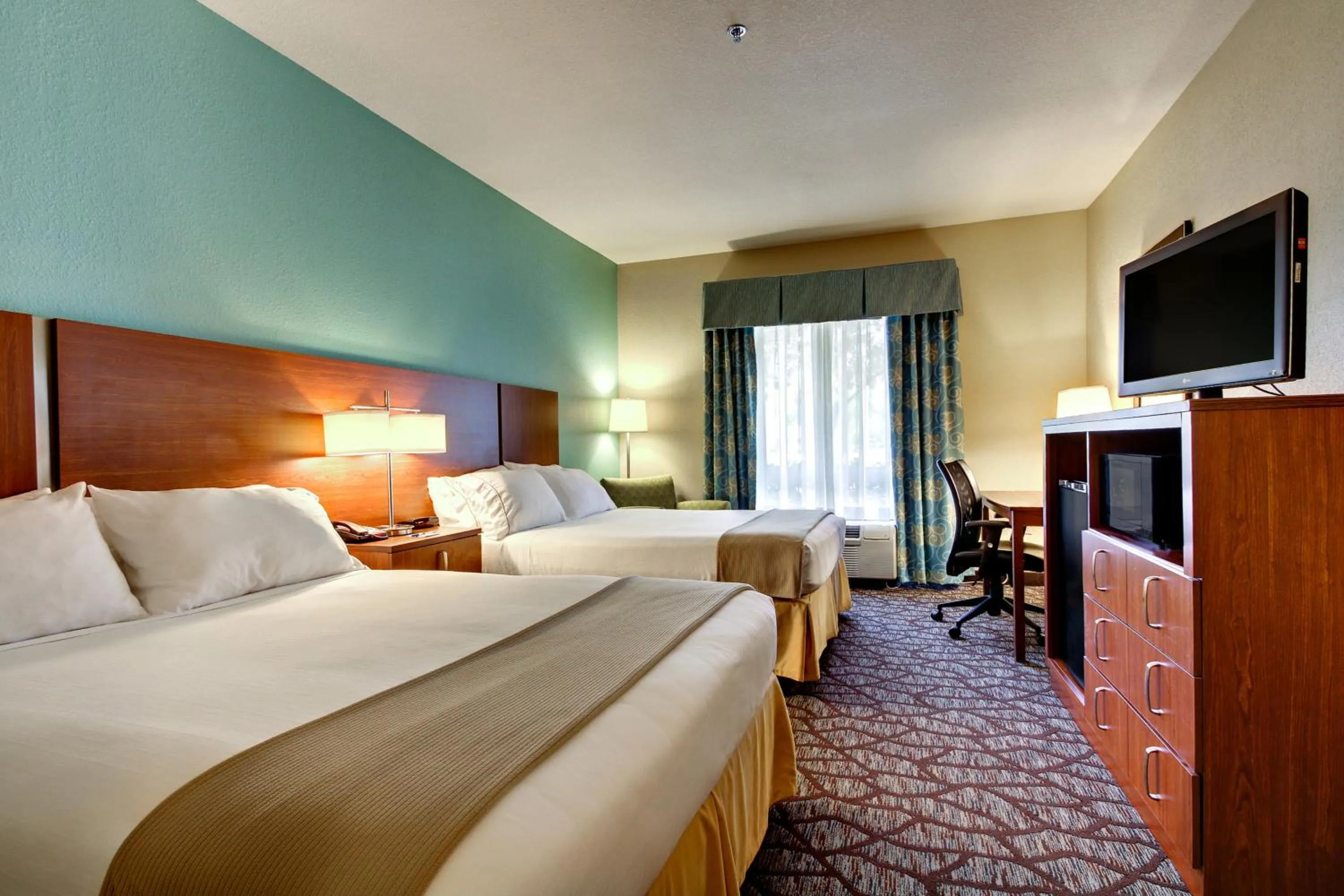 Photo of the whole room, Bed in Holiday Inn Express & Suites Jacksonville South - I-295 by IHG
