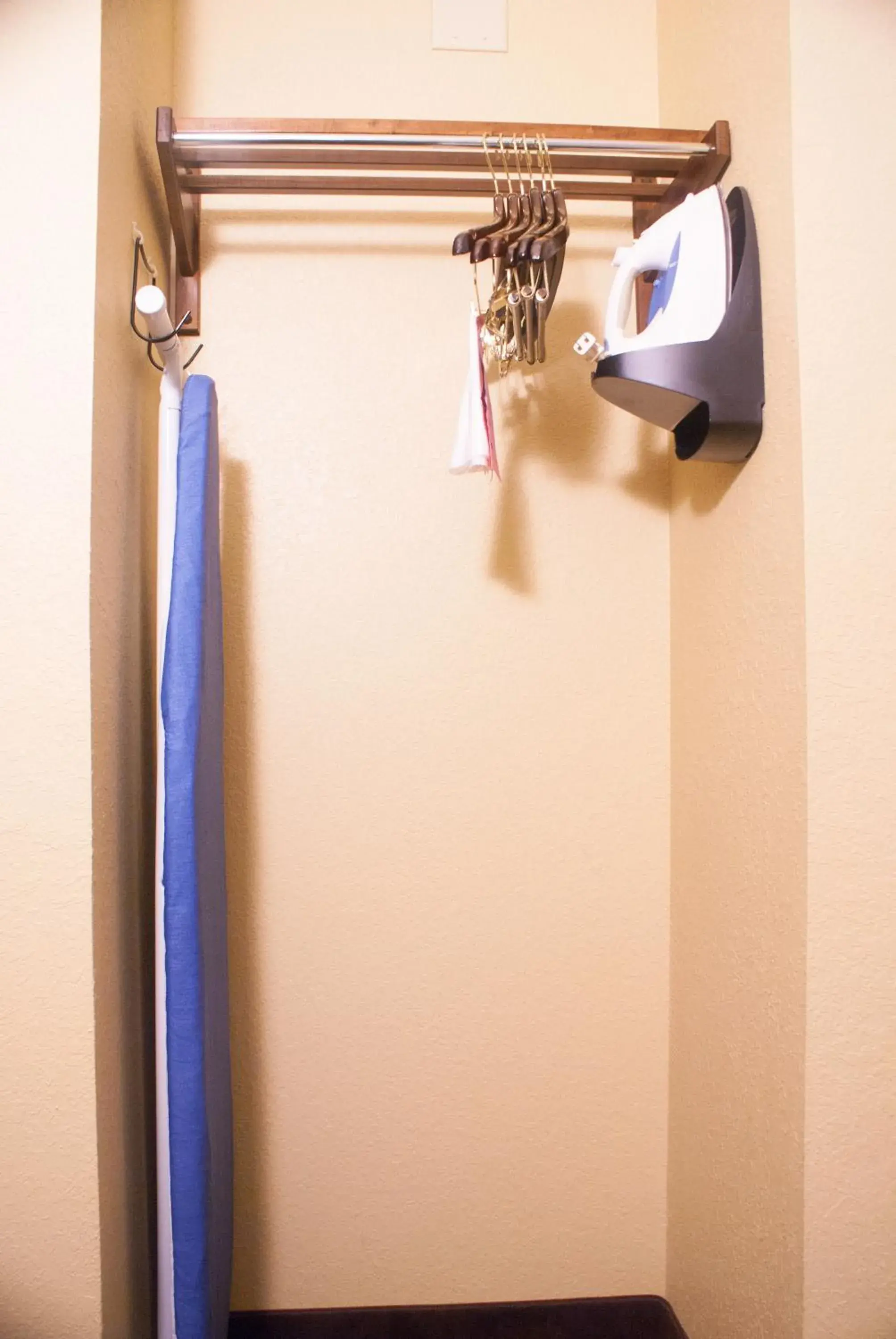 Queen Room with Two Queen Beds - Disability Access Hearing Accessible - Roll-In Shower in Holiday Inn Express & Suites Jacksonville South - I-295 by IHG Queen Room with Two Queen Beds - Disability Access Hearing Accessible - Roll-In Shower in Holiday Inn Express & Suites Jacksonville South - I-295 by IHG