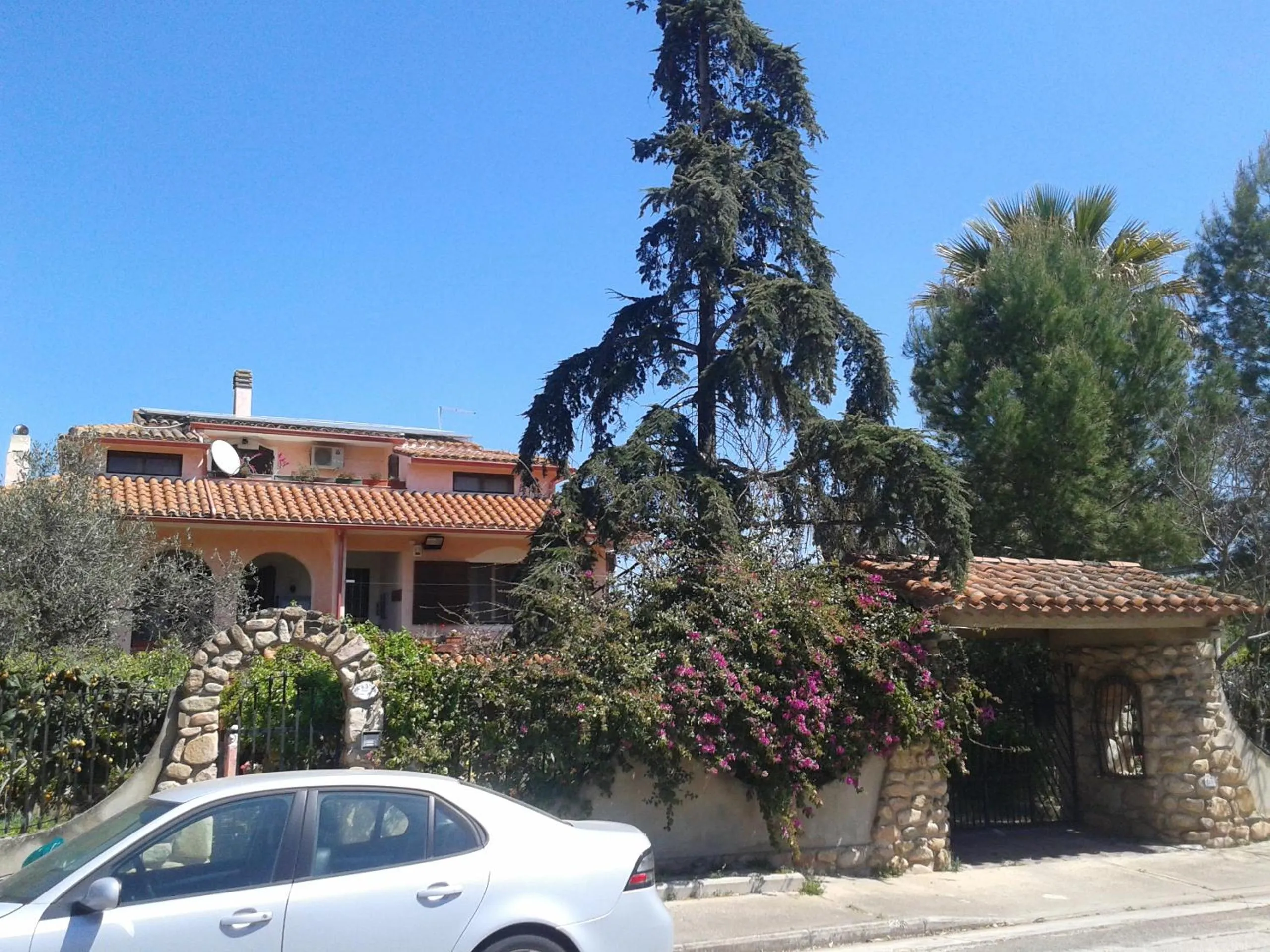 Facade/entrance in Villa Corrias