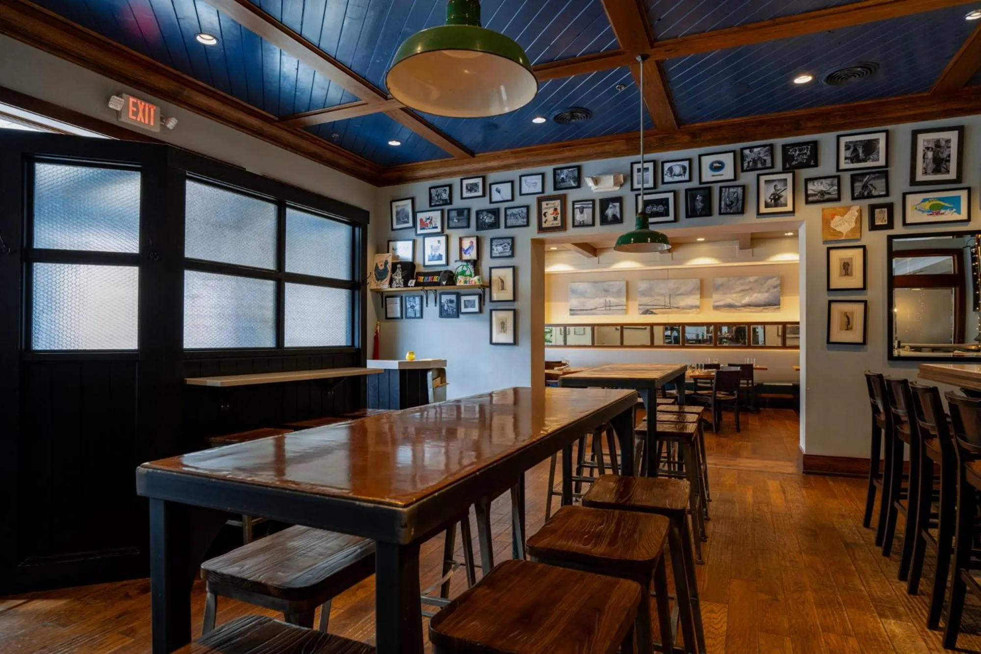 Restaurant/places to eat in Avenue Inn & Spa