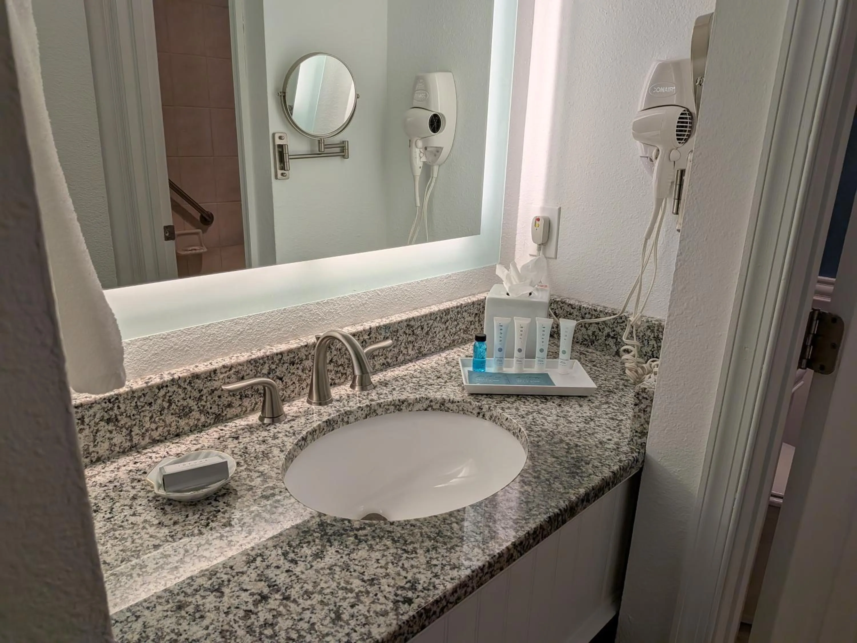 Bathroom in Avenue Inn & Spa