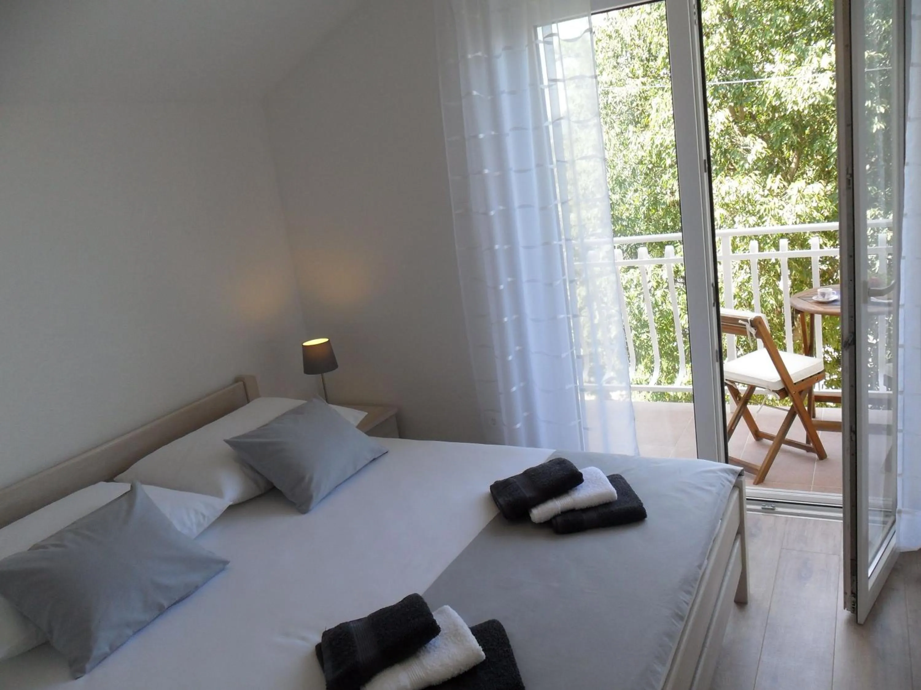 Balcony/Terrace, Bed in Apartmani Luka & Iva