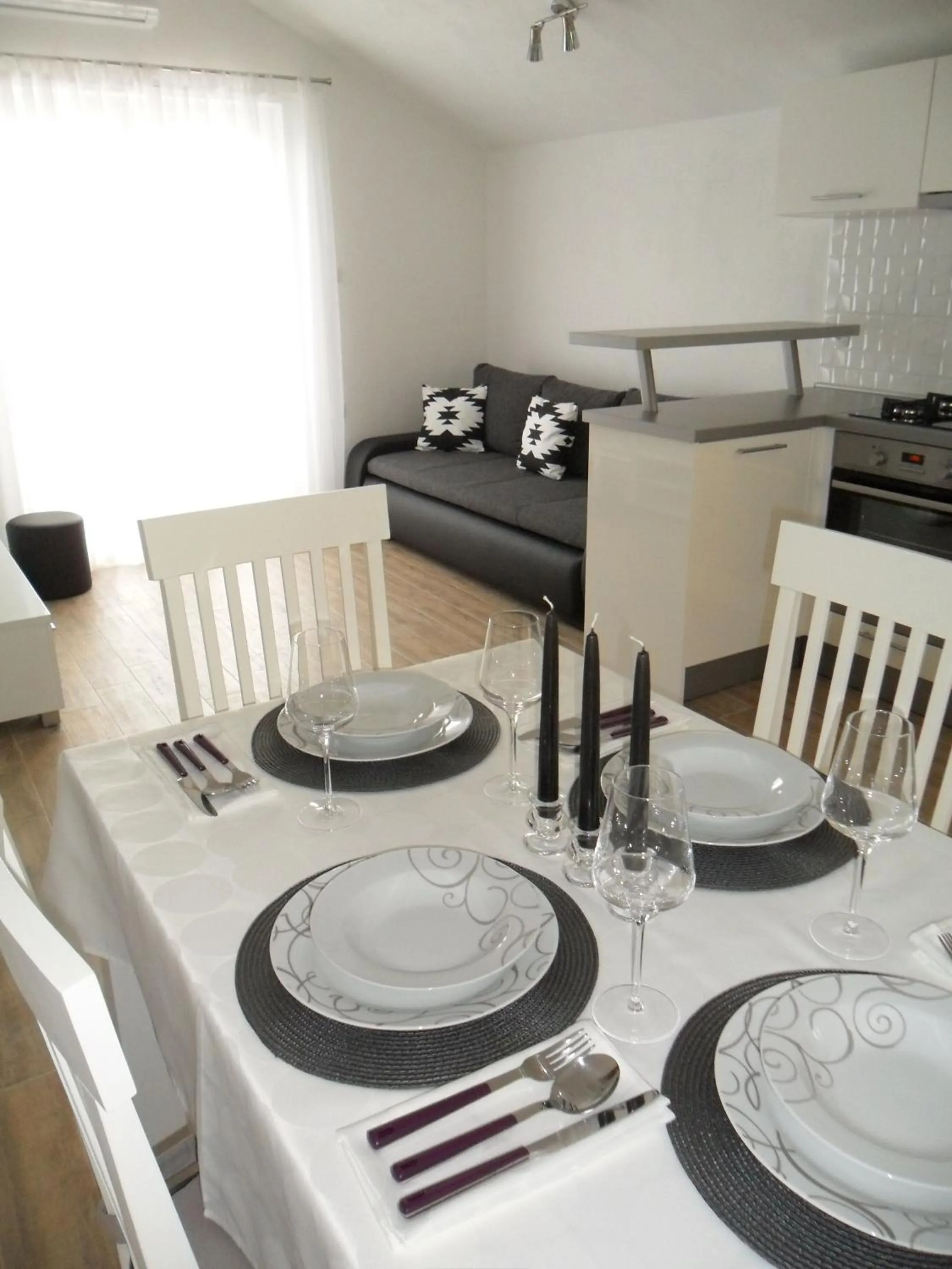 Dining area in Apartmani Luka & Iva
