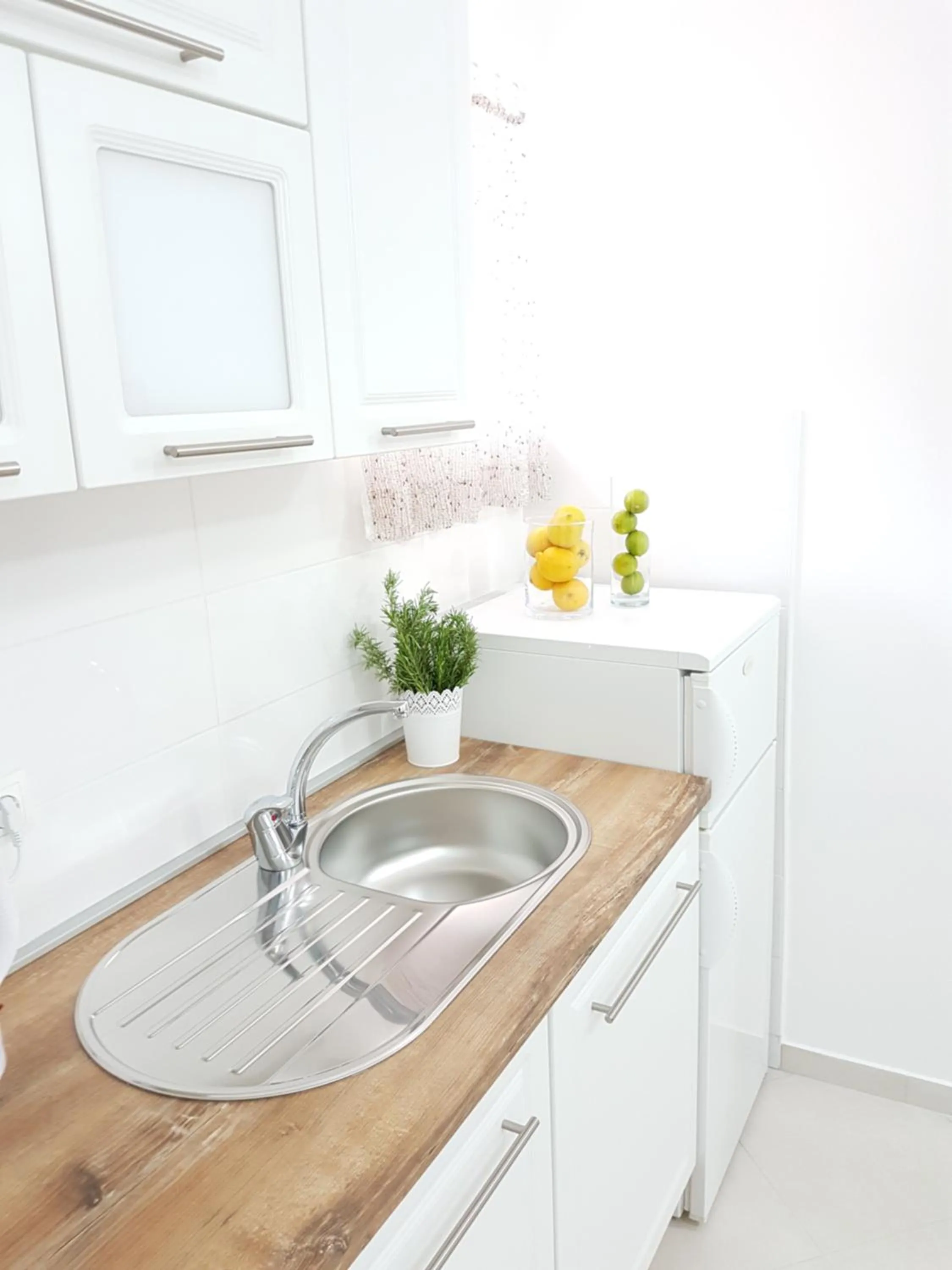 Kitchen or kitchenette in Apartmani Luka & Iva