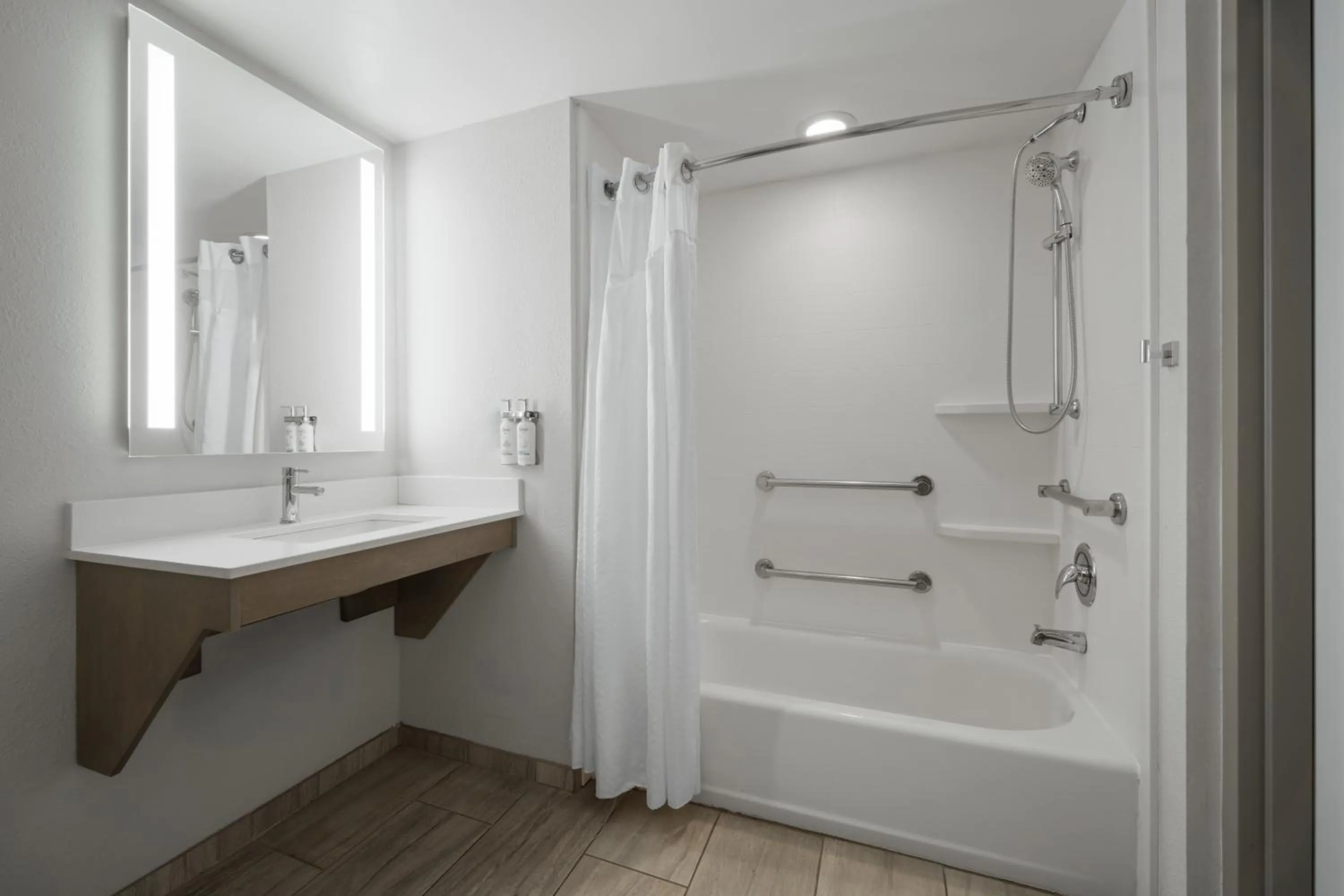 Bathroom in Holiday Inn Express Pembroke by IHG