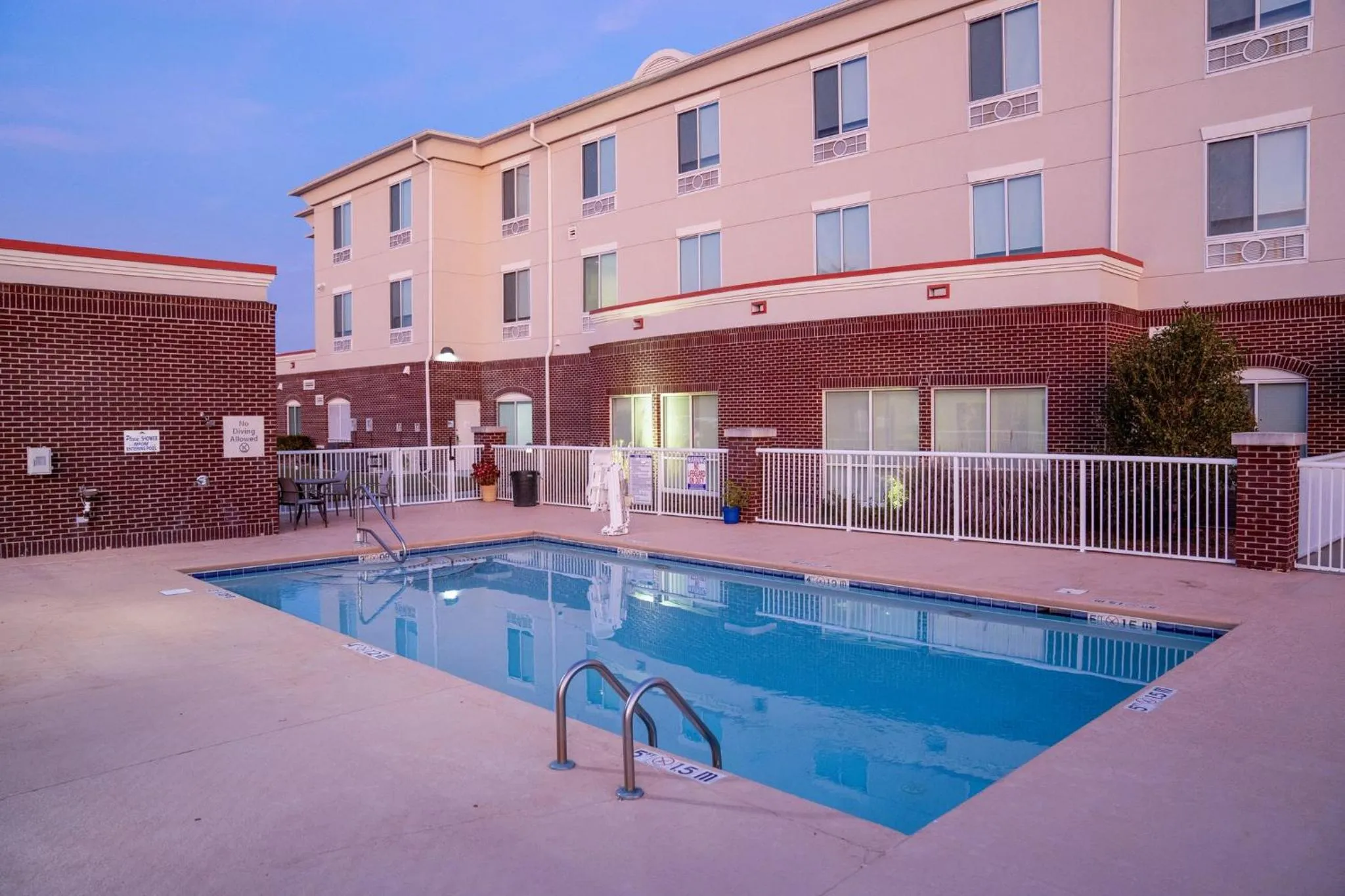 Swimming pool in Holiday Inn Express Pembroke by IHG