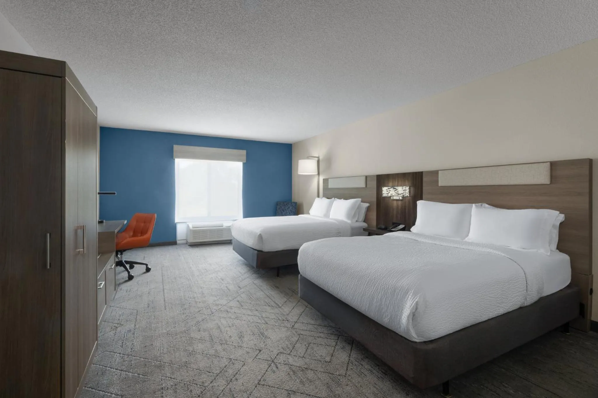 Photo of the whole room, Bed in Holiday Inn Express Pembroke by IHG