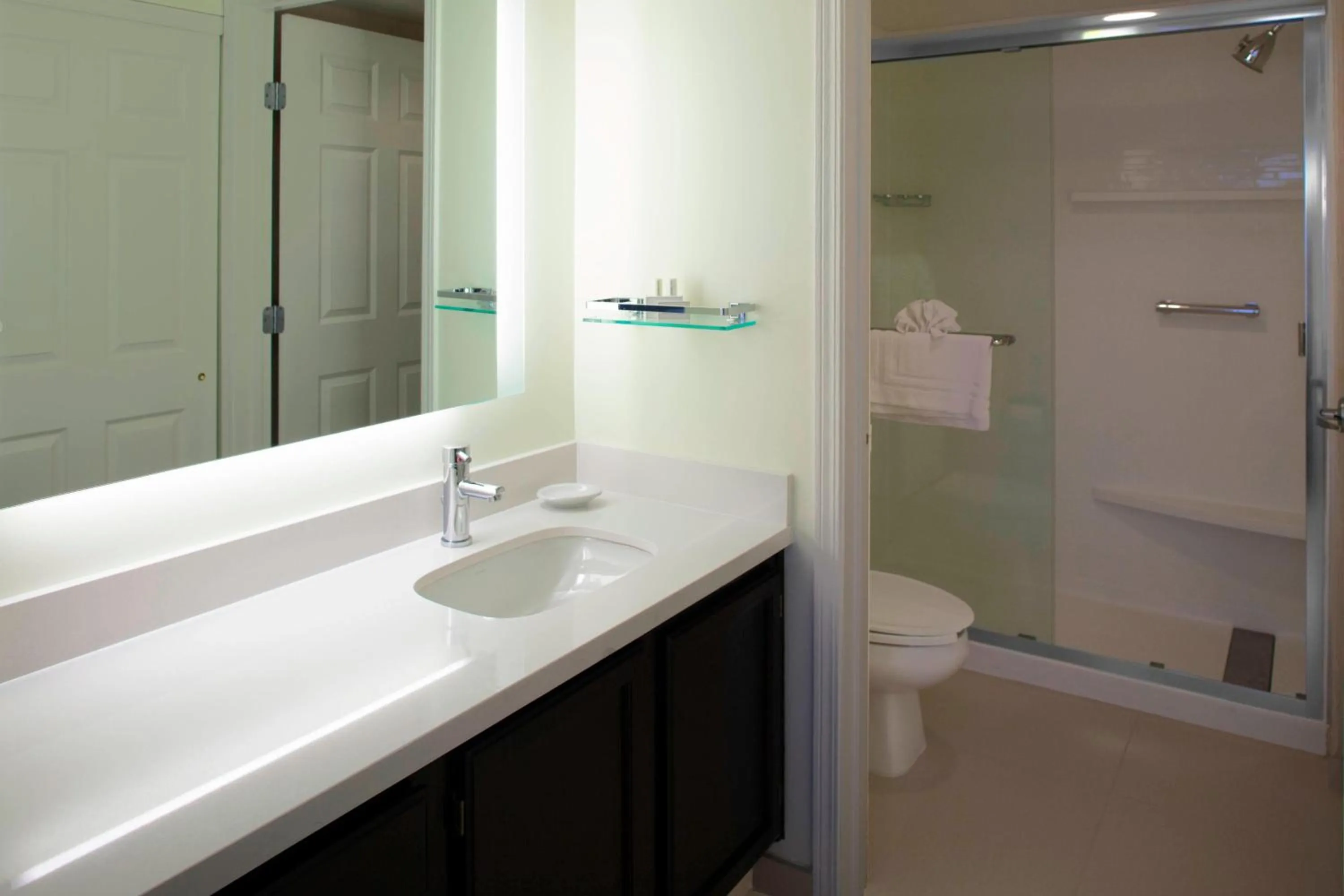 Bedroom in Residence Inn by Marriott Cleveland Beachwood