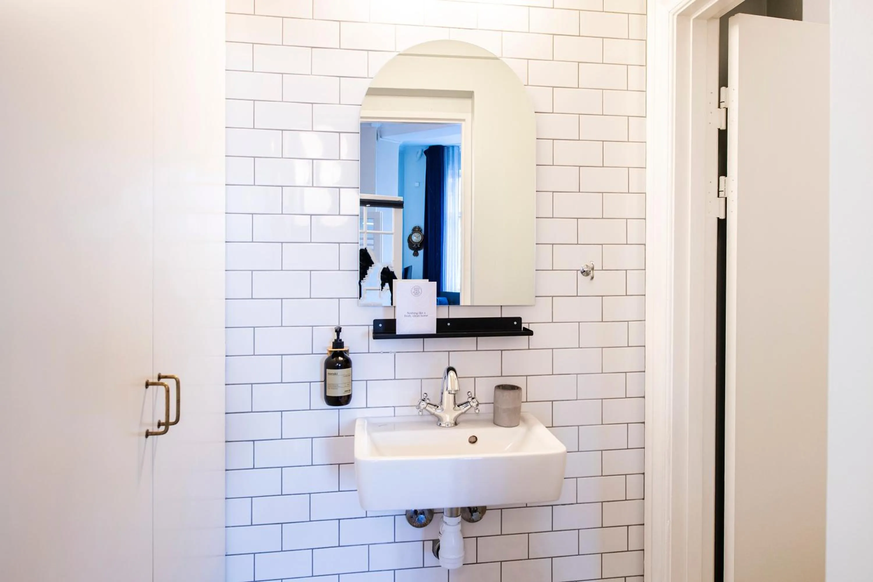 Bathroom in The Citadel Apartments by Daniel&Jacob's