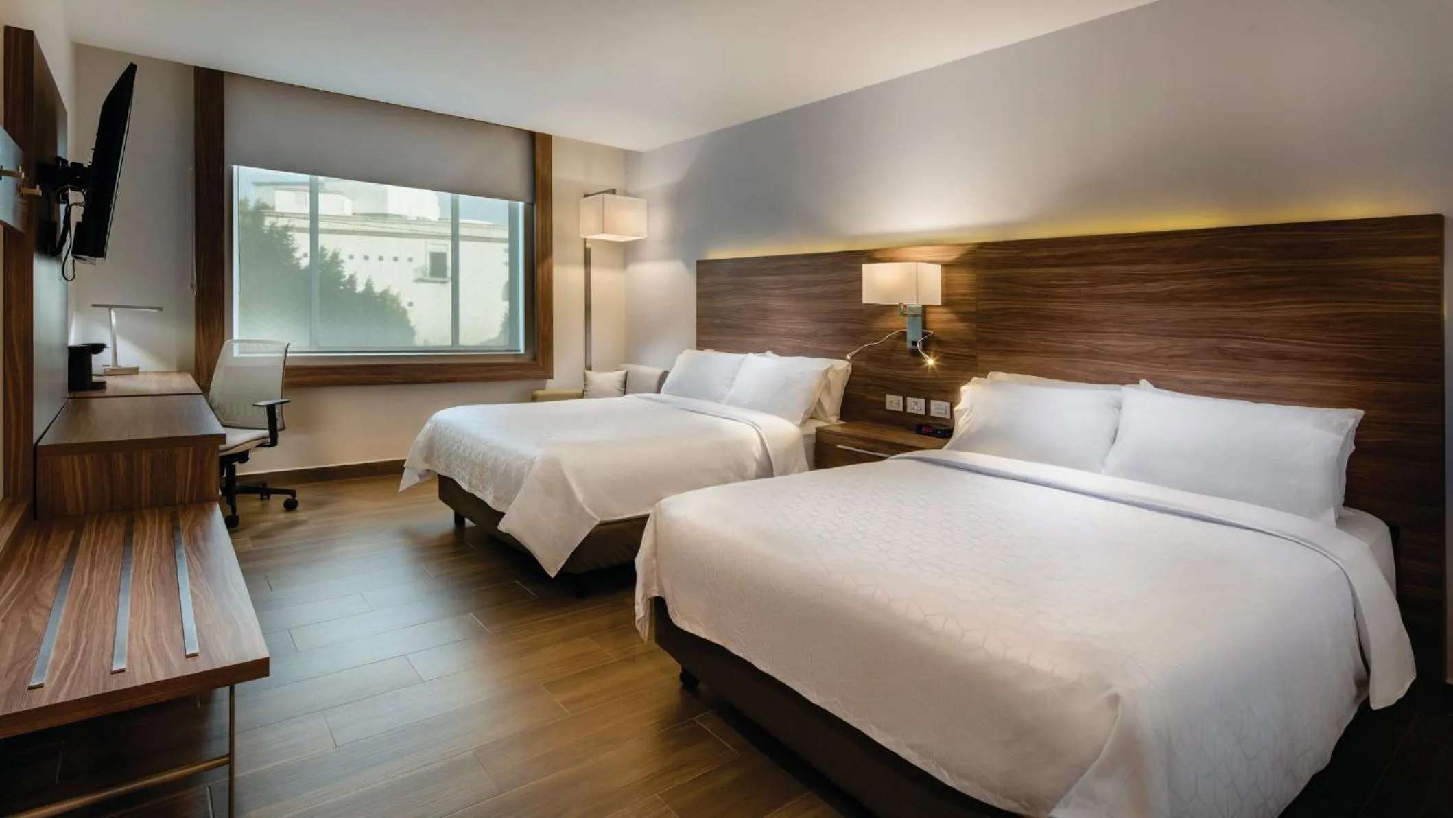 Photo of the whole room, Bed in Holiday Inn Express Puebla by IHG