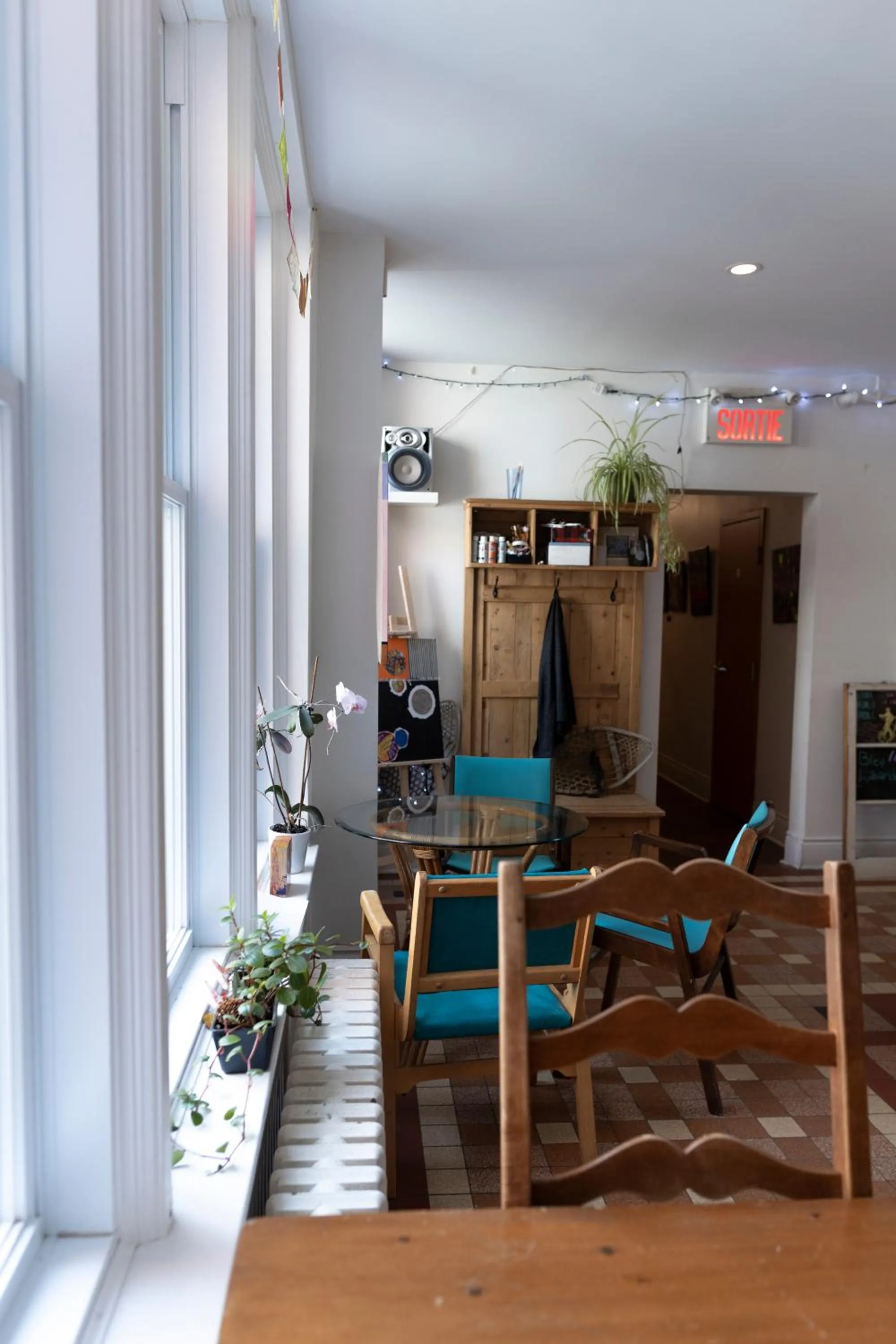 Seating area in Auberge de Jeunesse Magog-Orford Hostel