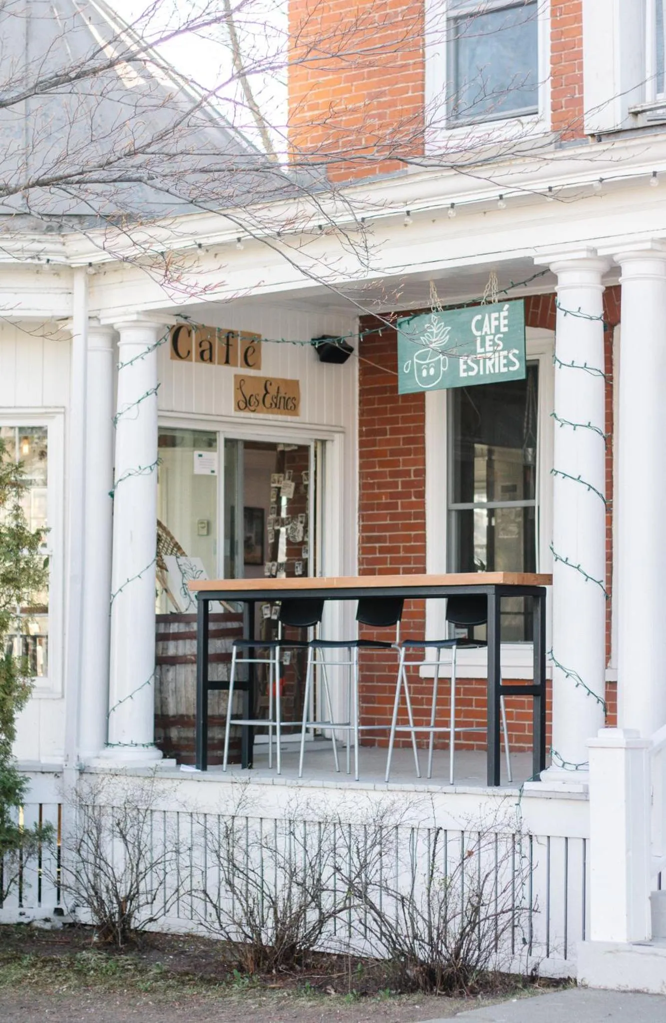 Property building in Auberge de Jeunesse Magog-Orford Hostel