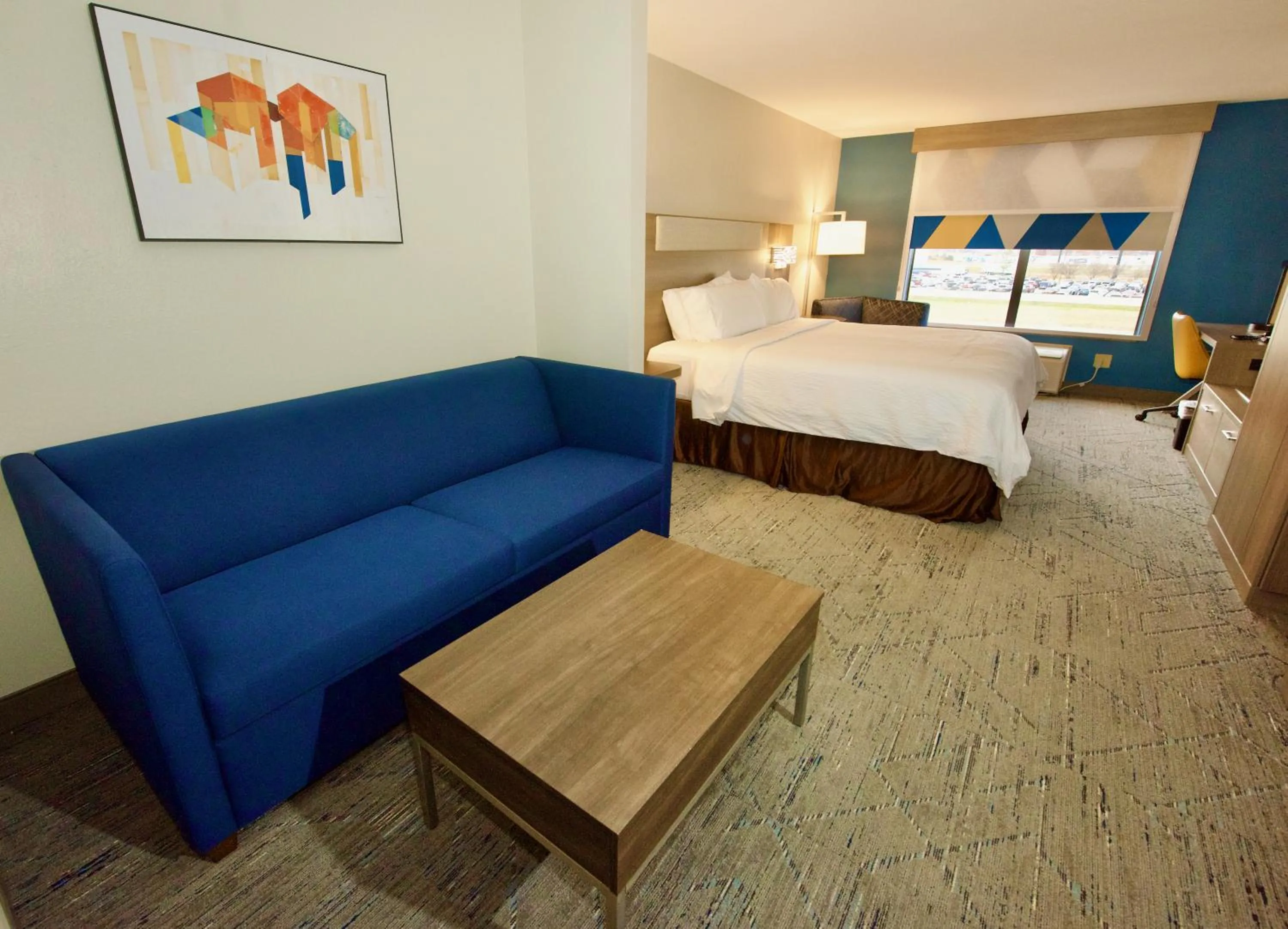 Bed in Holiday Inn Express Hotel & Suites St. Charles by IHG