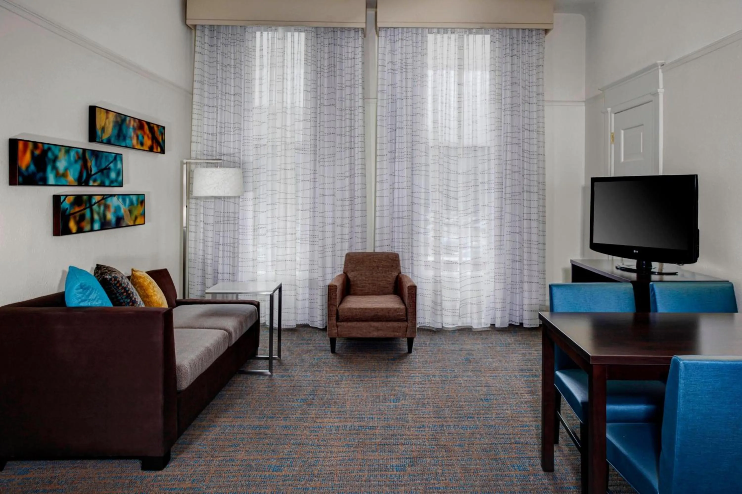 Living room in Residence Inn by Marriott Cleveland Downtown