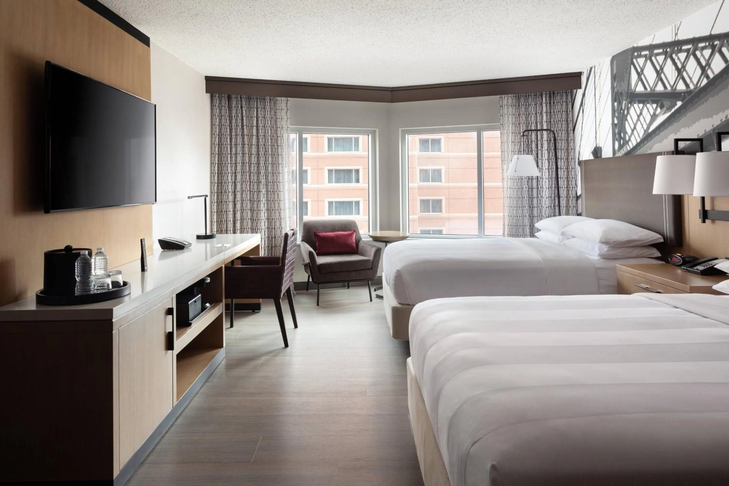 Photo of the whole room, Bed in Cincinnati Marriott at RiverCenter