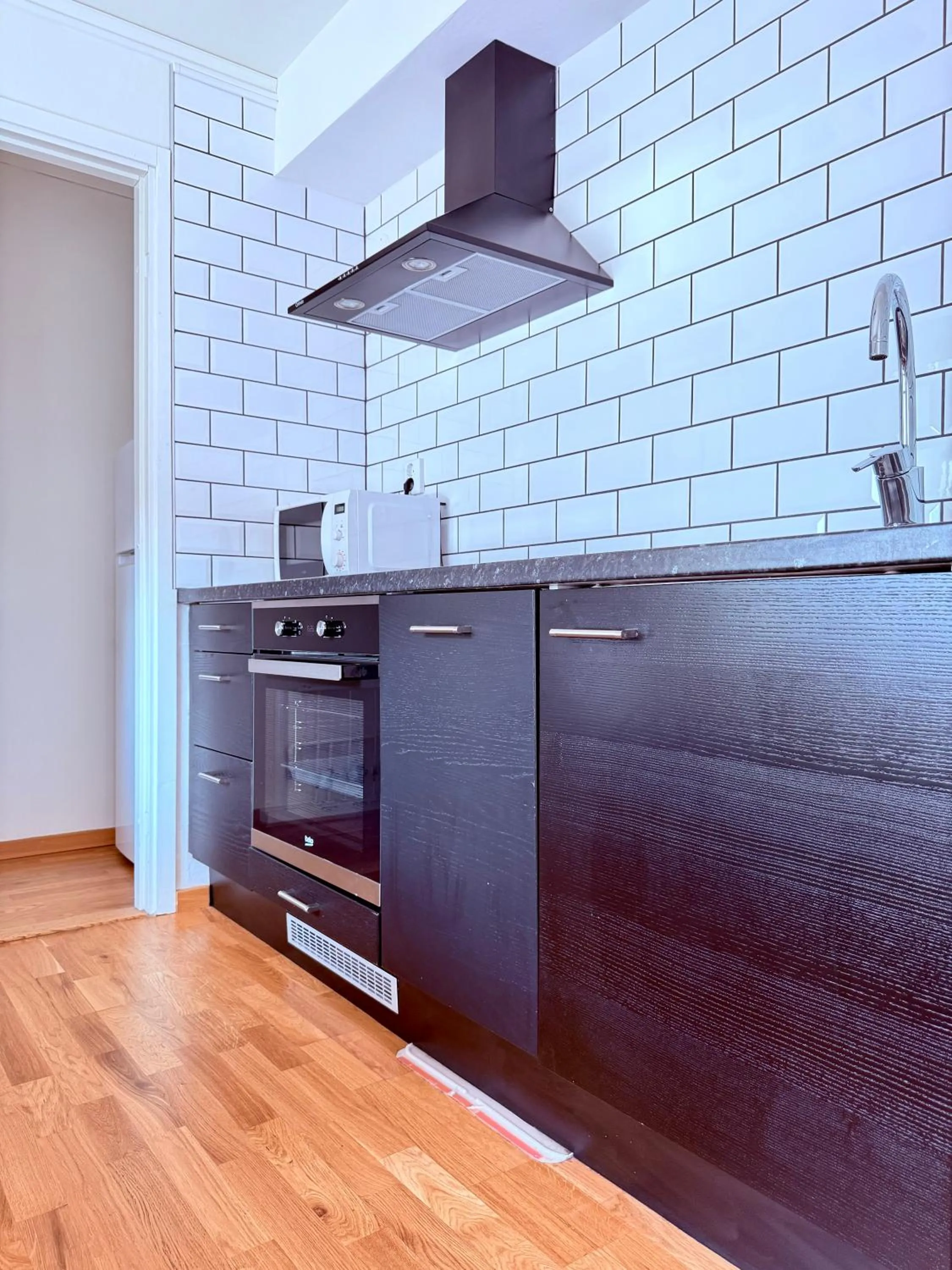 Easy Livin' Apartment Hotel