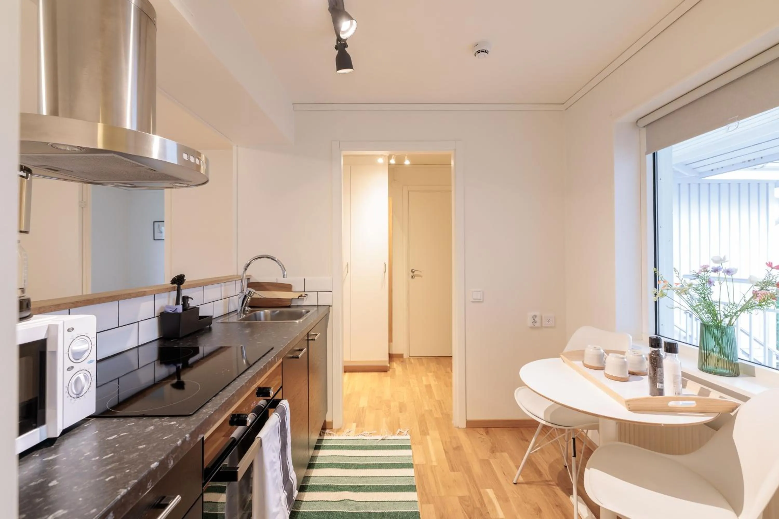 kitchen in Easy Livin' Apartment Hotel