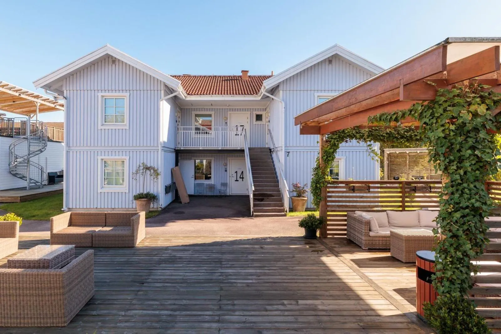 Patio in Easy Livin' Apartment Hotel