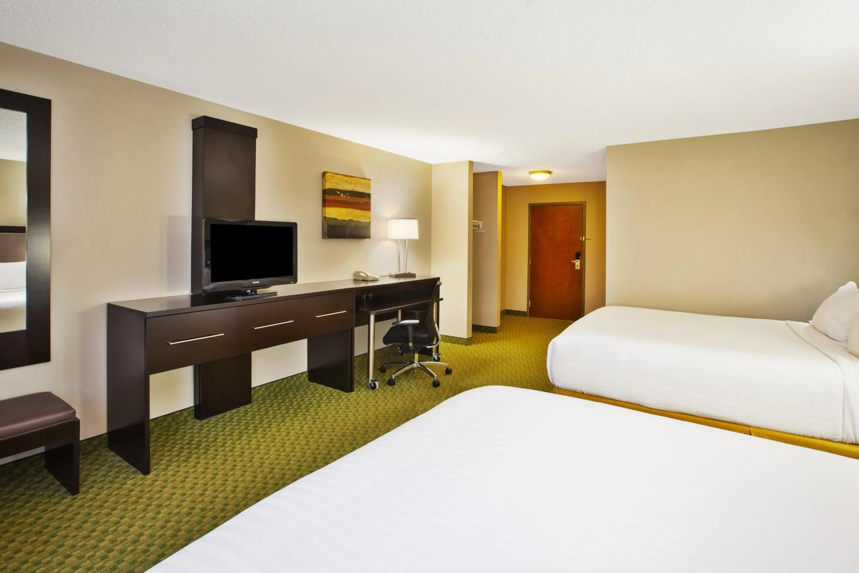 Photo of the whole room, Bed in Holiday Inn Express Hotel & Suites Bryan-Montpelier by IHG