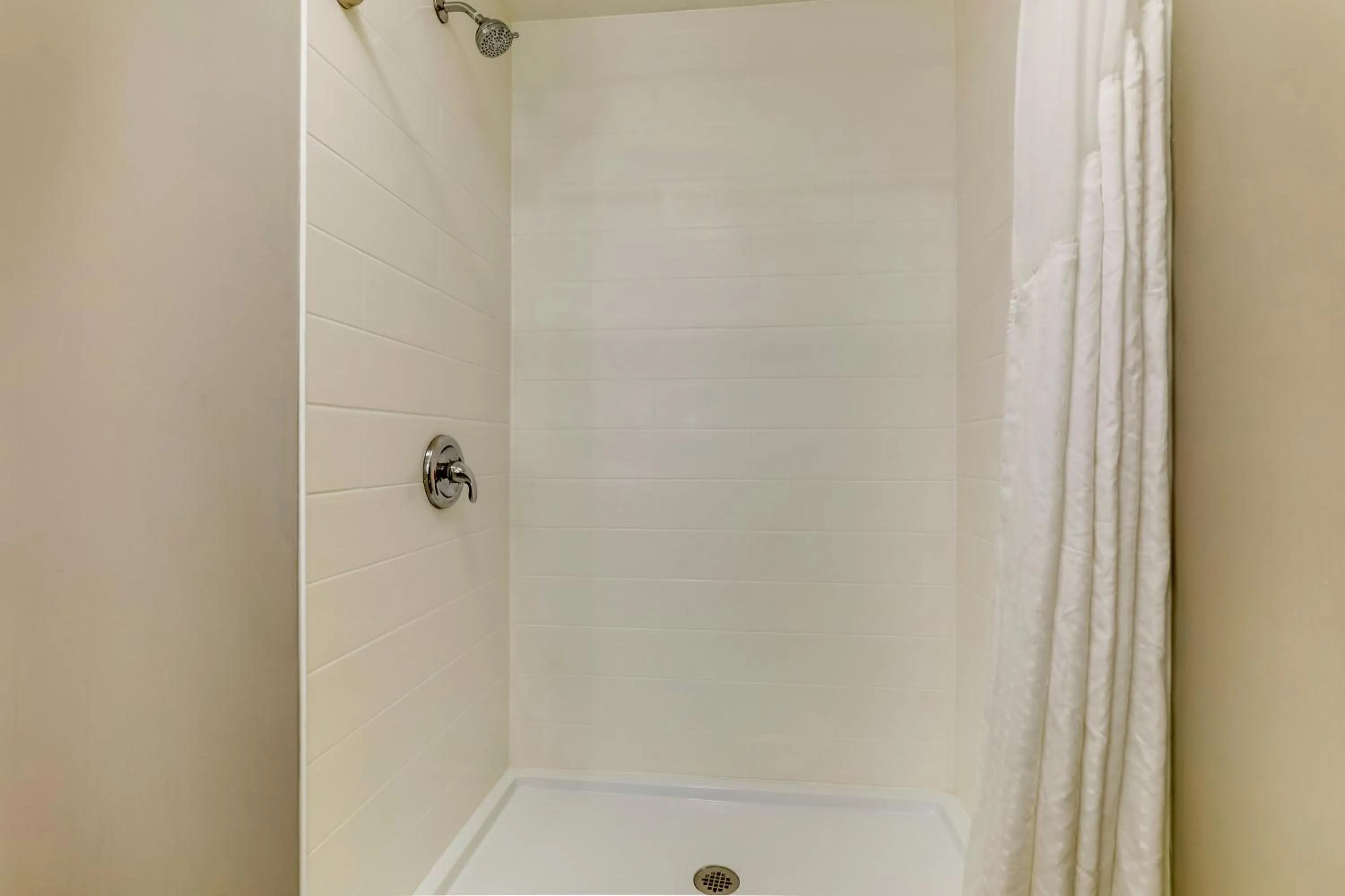 Bathroom in Holiday Inn Express Hotel & Suites Bryan-Montpelier by IHG