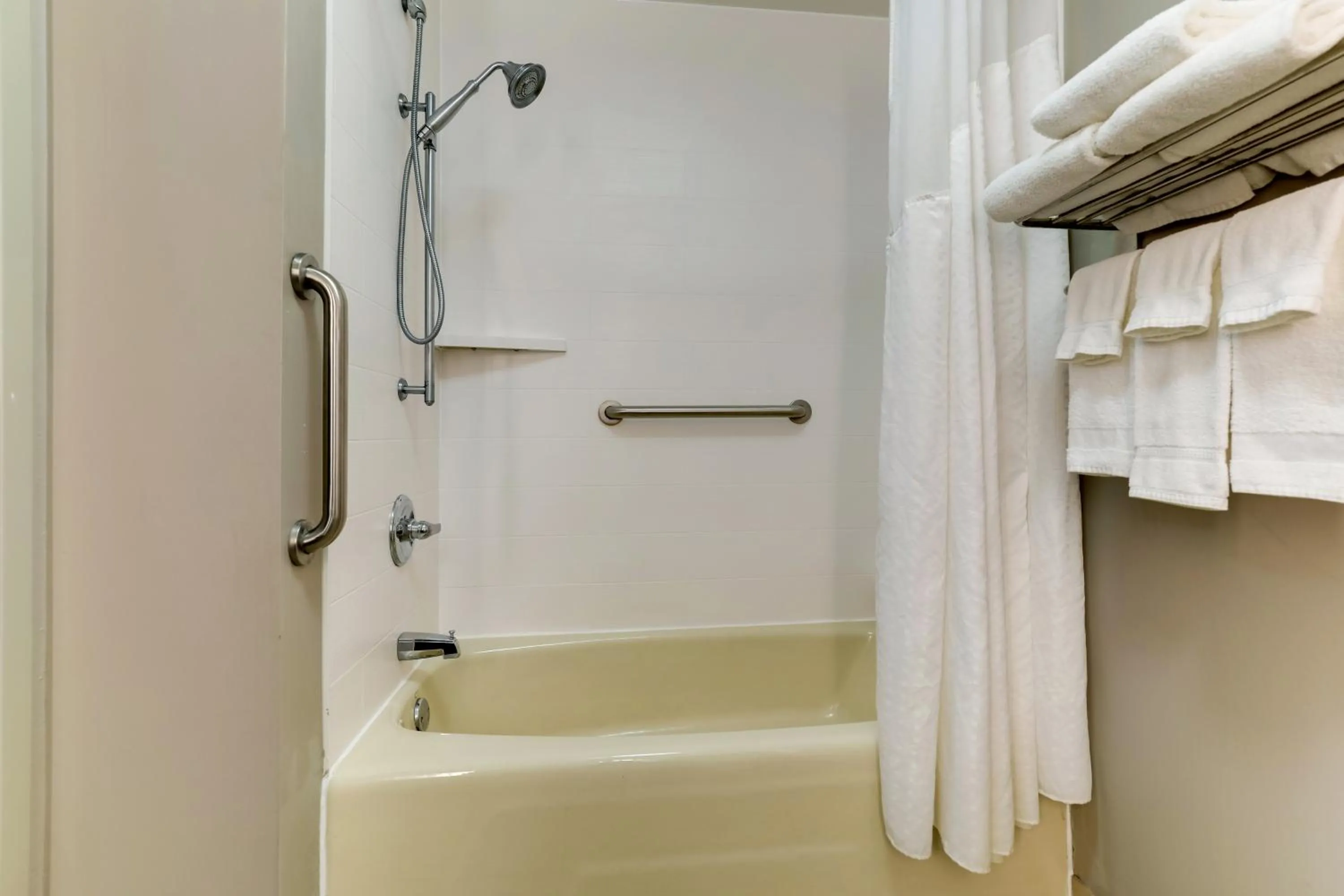 Bathroom in Holiday Inn Express Hotel & Suites Bryan-Montpelier by IHG