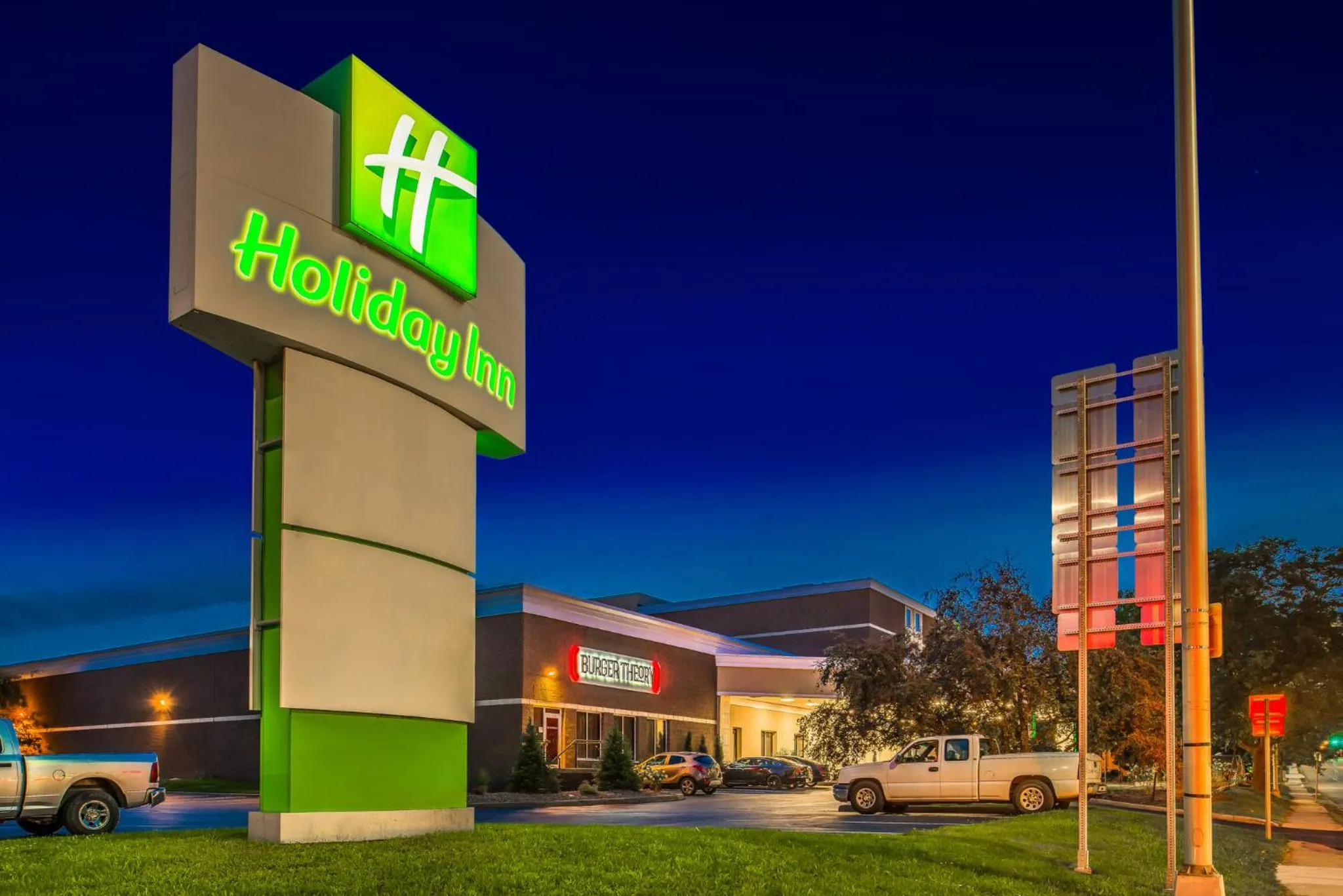 Property building in Holiday Inn Auburn-Finger Lakes Region by IHG